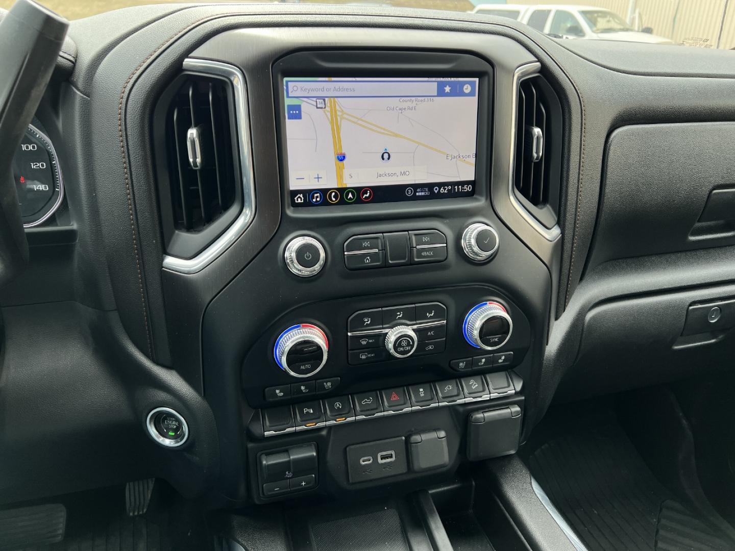 2020 WHITE /Black Leather GMC SIERRA 1500 AT4 (1GTP9EEDXLZ) with an 5.3L V8 engine, Automatic transmission, located at 2990 Old Orchard Rd., Jackson, MO, 63755, 37.354214, -89.612106 - We have financing available and we accept trades! Fill out a credit application on our website or come by today! If you have any questions, give us a call at (573) 204-7777 or visit our website at firstautocredit.com. - Photo#3