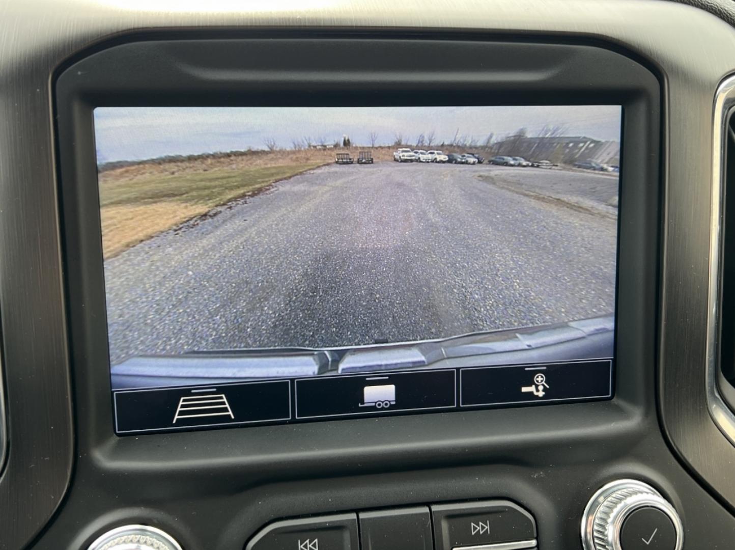 2020 WHITE /Black Leather GMC SIERRA 1500 AT4 (1GTP9EEDXLZ) with an 5.3L V8 engine, Automatic transmission, located at 2990 Old Orchard Rd., Jackson, MO, 63755, 37.354214, -89.612106 - We have financing available and we accept trades! Fill out a credit application on our website or come by today! If you have any questions, give us a call at (573) 204-7777 or visit our website at firstautocredit.com. - Photo#5