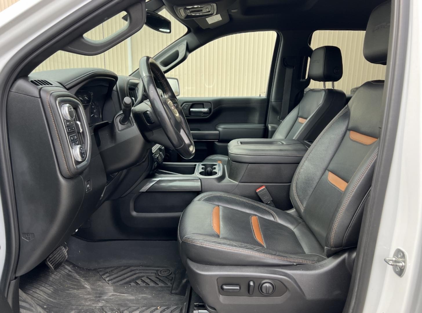 2020 WHITE /Black Leather GMC SIERRA 1500 AT4 (1GTP9EEDXLZ) with an 5.3L V8 engine, Automatic transmission, located at 2990 Old Orchard Rd., Jackson, MO, 63755, 37.354214, -89.612106 - We have financing available and we accept trades! Fill out a credit application on our website or come by today! If you have any questions, give us a call at (573) 204-7777 or visit our website at firstautocredit.com. - Photo#8
