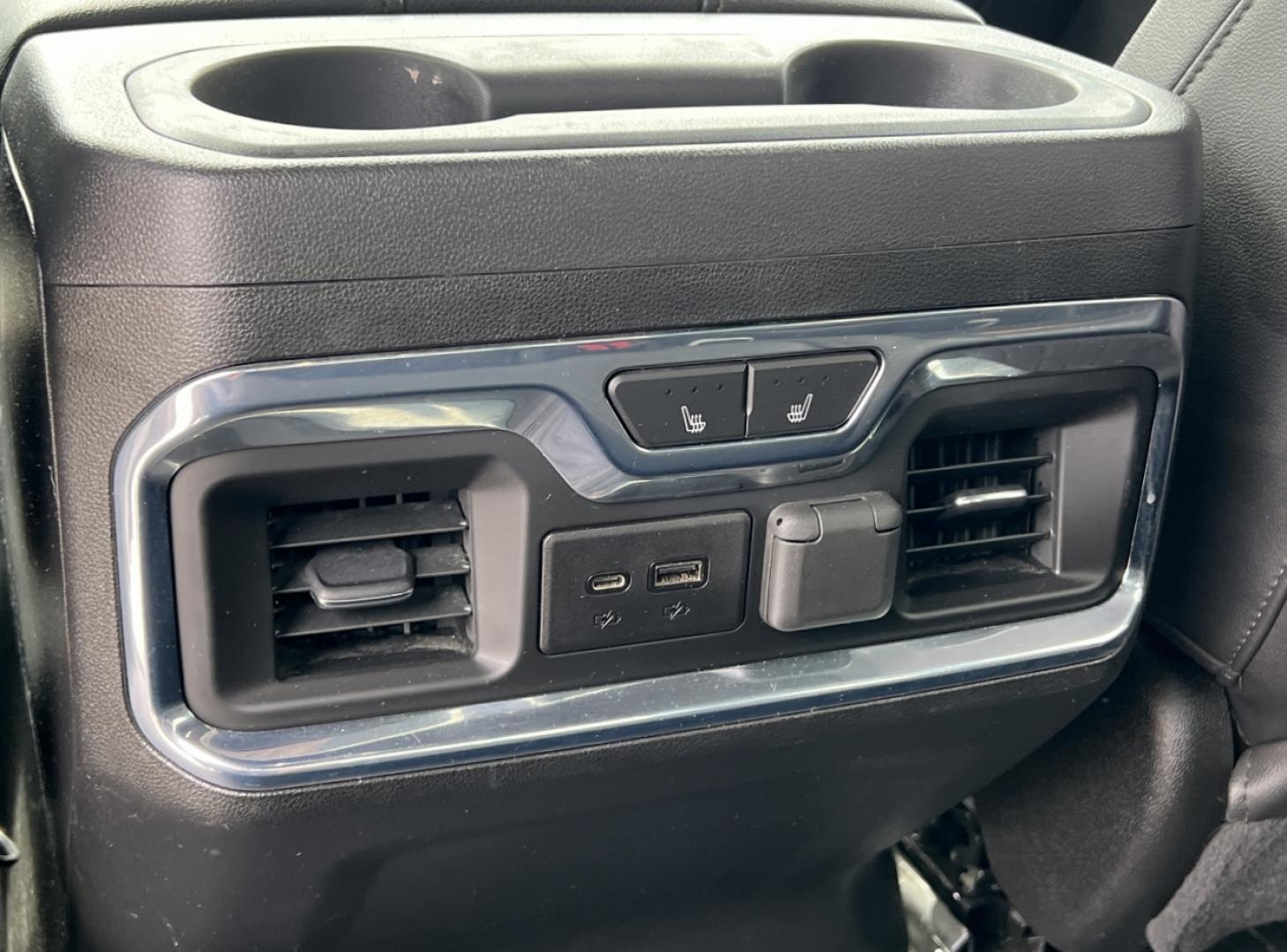 2020 WHITE /Black Leather GMC SIERRA 1500 AT4 (1GTP9EEDXLZ) with an 5.3L V8 engine, Automatic transmission, located at 2990 Old Orchard Rd., Jackson, MO, 63755, 37.354214, -89.612106 - We have financing available and we accept trades! Fill out a credit application on our website or come by today! If you have any questions, give us a call at (573) 204-7777 or visit our website at firstautocredit.com. - Photo#7