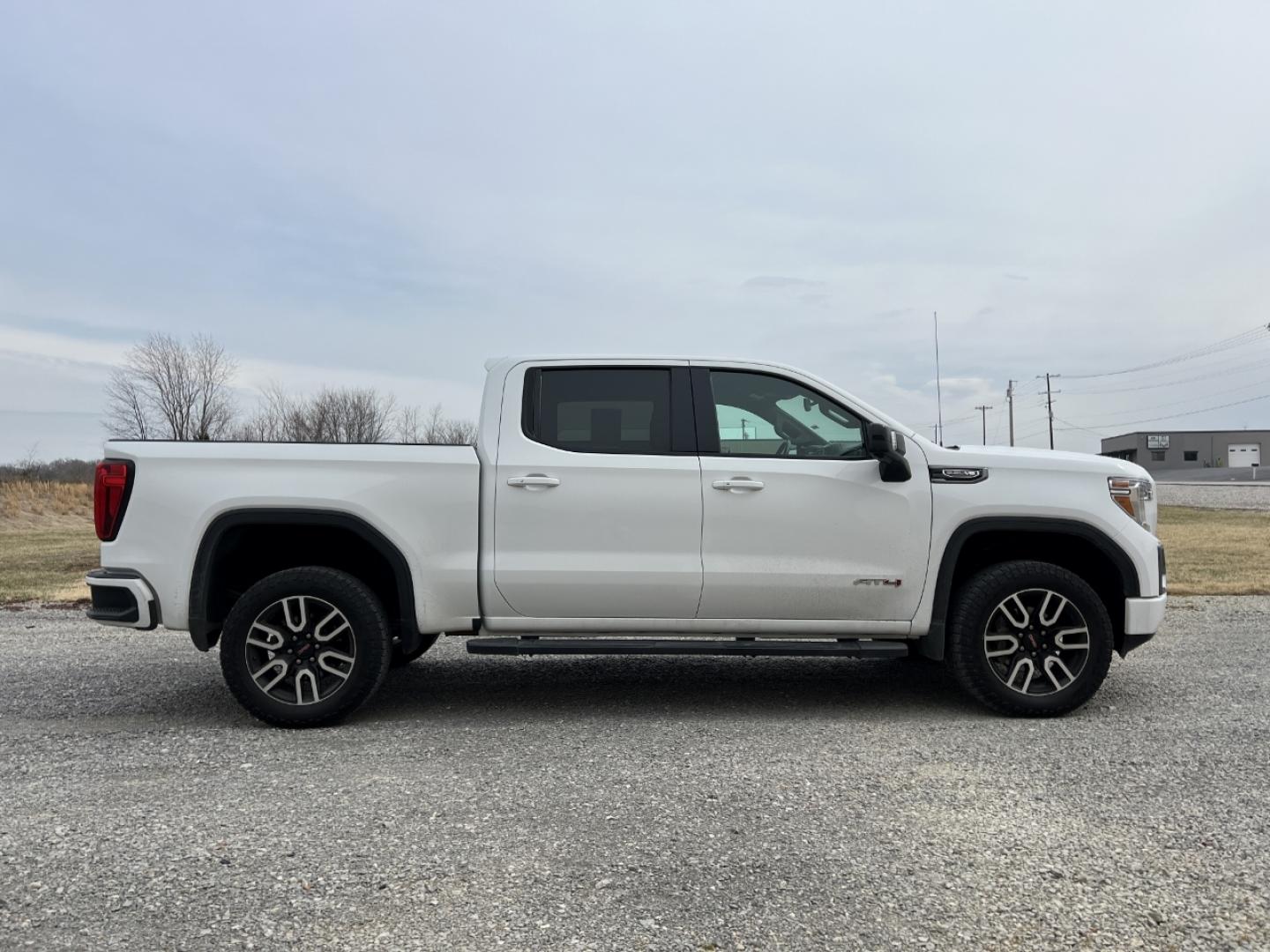 2020 WHITE /Black Leather GMC SIERRA 1500 AT4 (1GTP9EEDXLZ) with an 5.3L V8 engine, Automatic transmission, located at 2990 Old Orchard Rd., Jackson, MO, 63755, 37.354214, -89.612106 - We have financing available and we accept trades! Fill out a credit application on our website or come by today! If you have any questions, give us a call at (573) 204-7777 or visit our website at firstautocredit.com. - Photo#10