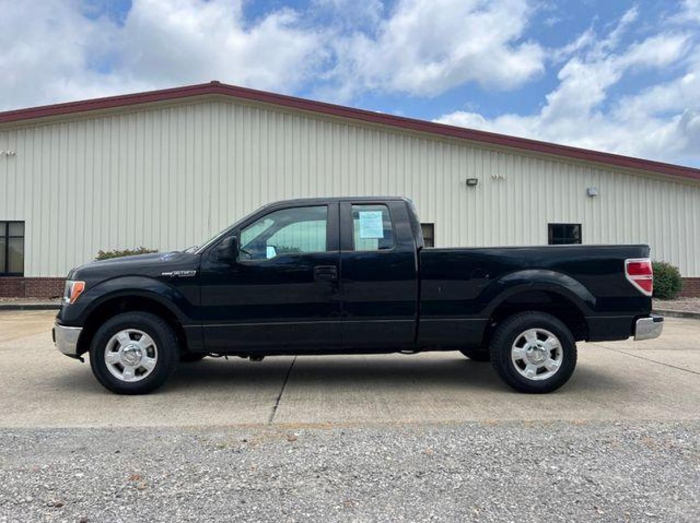 2013 BLACK /Gray Cloth FORD F150 XL (1FTEX1CM4DF) with an 3.7L V6 engine, Automatic transmission, located at 2990 Old Orchard Rd., Jackson, MO, 63755, 37.354214, -89.612106 - 2013 Ford F-150 XL 1-Owner 167xxx miles Rear Wheel Drive 3.7L V6 Automatic Bluetooth Cruise Power Windows/Locks/Mirrors We have financing available and we accept trades! Fill out a credit application on our website or come by today! If you have any questions, give us a call at (573) 204-77 - Photo#2
