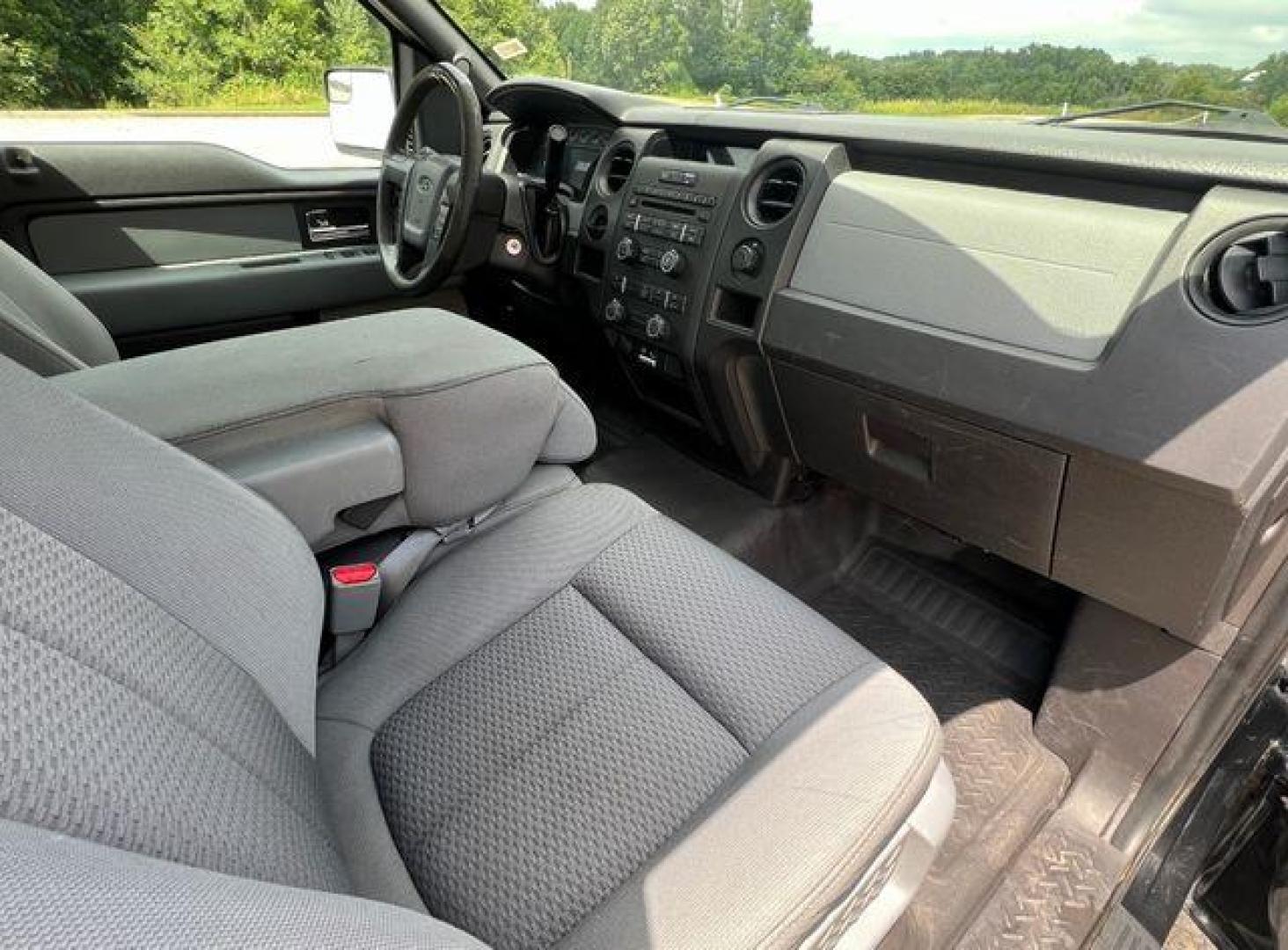 2013 BLACK /Gray Cloth FORD F150 XL (1FTEX1CM4DF) with an 3.7L V6 engine, Automatic transmission, located at 2990 Old Orchard Rd., Jackson, MO, 63755, 37.354214, -89.612106 - 2013 Ford F-150 XL 1-Owner 167xxx miles Rear Wheel Drive 3.7L V6 Automatic Bluetooth Cruise Power Windows/Locks/Mirrors We have financing available and we accept trades! Fill out a credit application on our website or come by today! If you have any questions, give us a call at (573) 204-77 - Photo#12