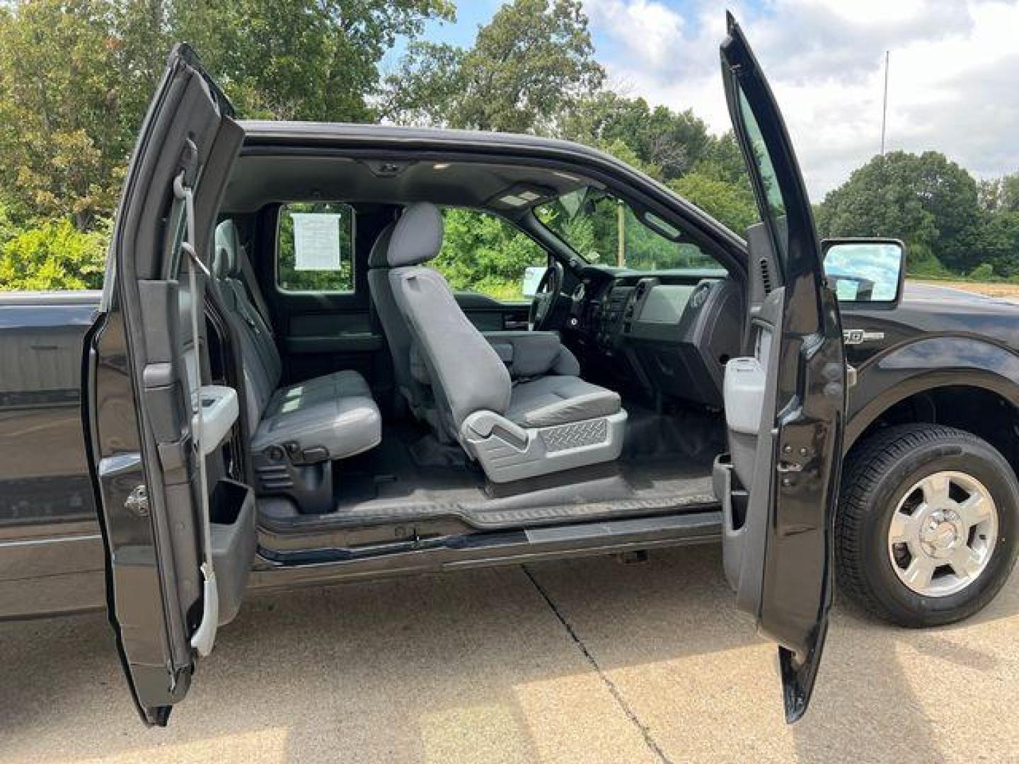 2013 BLACK /Gray Cloth FORD F150 XL (1FTEX1CM4DF) with an 3.7L V6 engine, Automatic transmission, located at 2990 Old Orchard Rd., Jackson, MO, 63755, 37.354214, -89.612106 - 2013 Ford F-150 XL 1-Owner 167xxx miles Rear Wheel Drive 3.7L V6 Automatic Bluetooth Cruise Power Windows/Locks/Mirrors We have financing available and we accept trades! Fill out a credit application on our website or come by today! If you have any questions, give us a call at (573) 204-77 - Photo#17