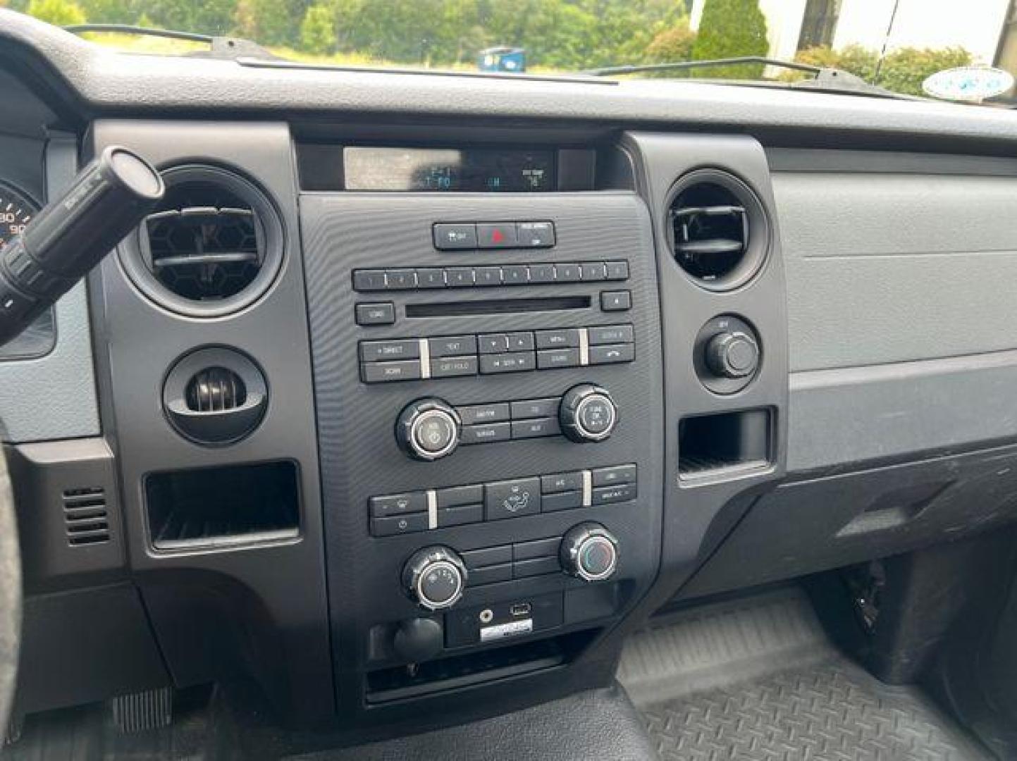 2013 BLACK /Gray Cloth FORD F150 XL (1FTEX1CM4DF) with an 3.7L V6 engine, Automatic transmission, located at 2990 Old Orchard Rd., Jackson, MO, 63755, 37.354214, -89.612106 - 2013 Ford F-150 XL 1-Owner 167xxx miles Rear Wheel Drive 3.7L V6 Automatic Bluetooth Cruise Power Windows/Locks/Mirrors We have financing available and we accept trades! Fill out a credit application on our website or come by today! If you have any questions, give us a call at (573) 204-77 - Photo#23