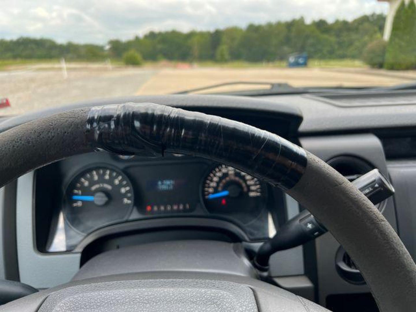 2013 BLACK /Gray Cloth FORD F150 XL (1FTEX1CM4DF) with an 3.7L V6 engine, Automatic transmission, located at 2990 Old Orchard Rd., Jackson, MO, 63755, 37.354214, -89.612106 - 2013 Ford F-150 XL 1-Owner 167xxx miles Rear Wheel Drive 3.7L V6 Automatic Bluetooth Cruise Power Windows/Locks/Mirrors We have financing available and we accept trades! Fill out a credit application on our website or come by today! If you have any questions, give us a call at (573) 204-77 - Photo#45