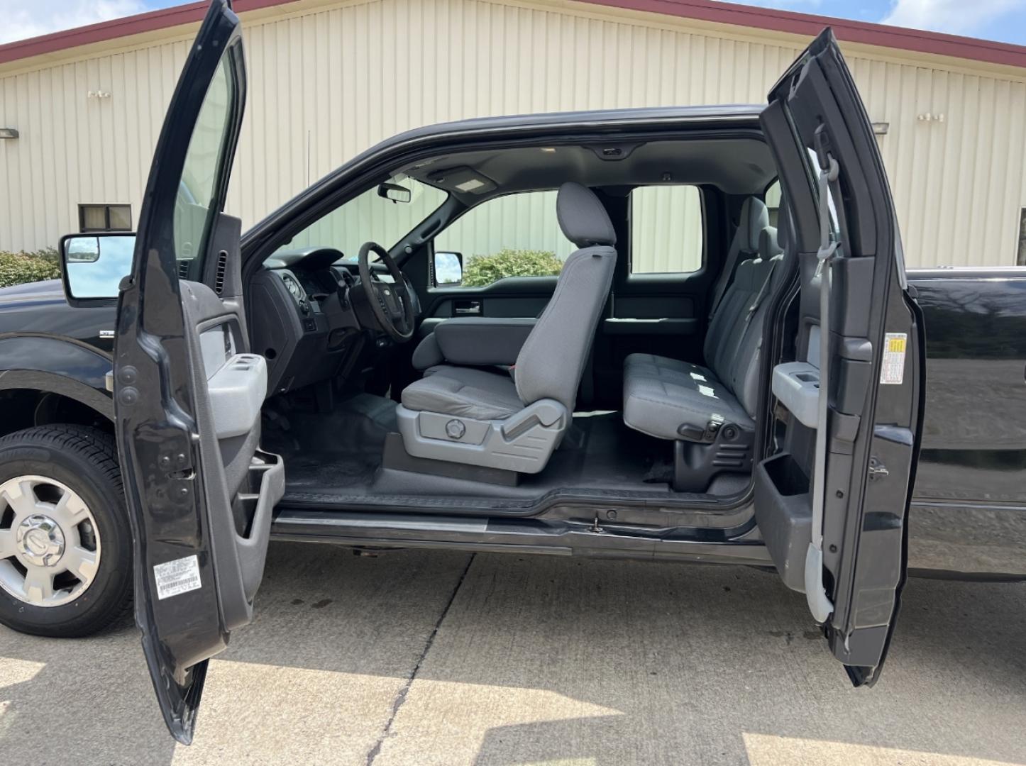 2013 BLACK /Gray Cloth FORD F150 XL (1FTEX1CM4DF) with an 3.7L V6 engine, Automatic transmission, located at 506 S. Kingshighway, Cape Girardeau, MO, 63703, (573) 235-5000, 37.294994, -89.556206 - 2013 Ford F-150 XL 1-Owner 167xxx miles Rear Wheel Drive 3.7L V6 Automatic Bluetooth Cruise Power Windows/Locks/Mirrors We have financing available and we accept trades! Fill out a credit application on our website or come by today! If you have any questions, give us a call at (573) 235-50 - Photo#14