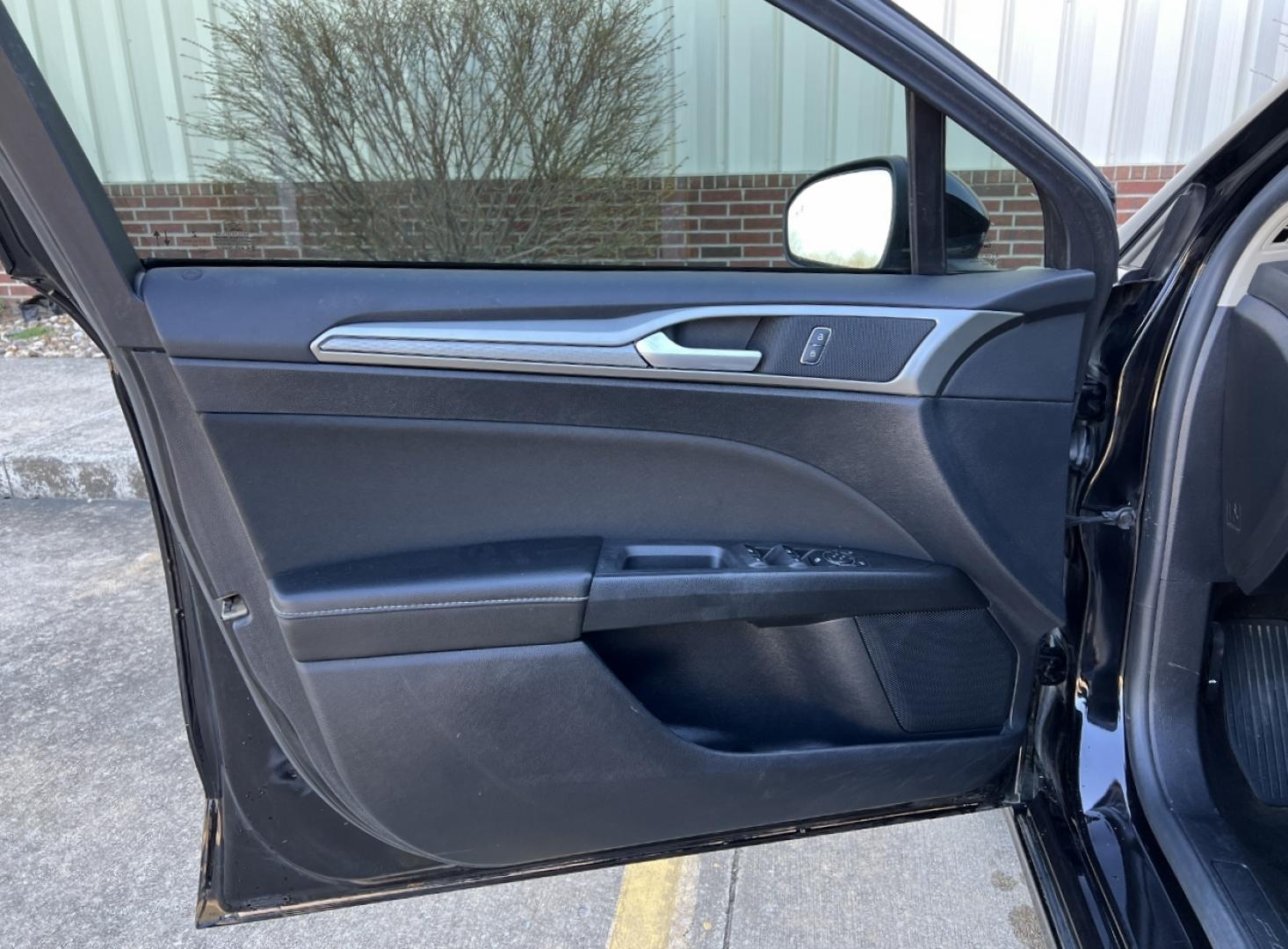 2020 BLACK /Black Cloth FORD FUSION SE (3FA6P0HD4LR) with an 1.5L 4 Cyl. engine, Automatic transmission, located at 2990 Old Orchard Rd., Jackson, MO, 63755, 37.354214, -89.612106 - 2020 Ford Fusion SE 114xxx miles Front Wheel Drive 1.5L 4 Cyl. Automatic New Tires Power Driver Seat Backup Camera Sunroof Bluetooth Cruise Power Windows/Locks/Mirrors We have financing available and we accept trades! Fill out a credit application on our website or come by today! If you - Photo#12