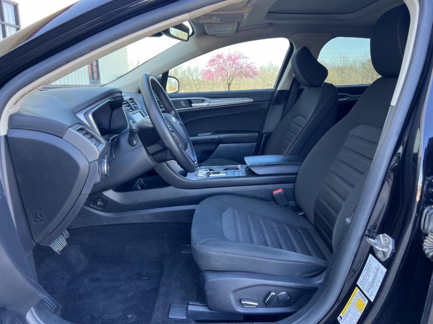 2020 BLACK /Black Cloth FORD FUSION SE (3FA6P0HD4LR) with an 1.5L 4 Cyl. engine, Automatic transmission, located at 2990 Old Orchard Rd., Jackson, MO, 63755, 37.354214, -89.612106 - 2020 Ford Fusion SE 114xxx miles Front Wheel Drive 1.5L 4 Cyl. Automatic New Tires Power Driver Seat Backup Camera Sunroof Bluetooth Cruise Power Windows/Locks/Mirrors We have financing available and we accept trades! Fill out a credit application on our website or come by today! If you - Photo#13