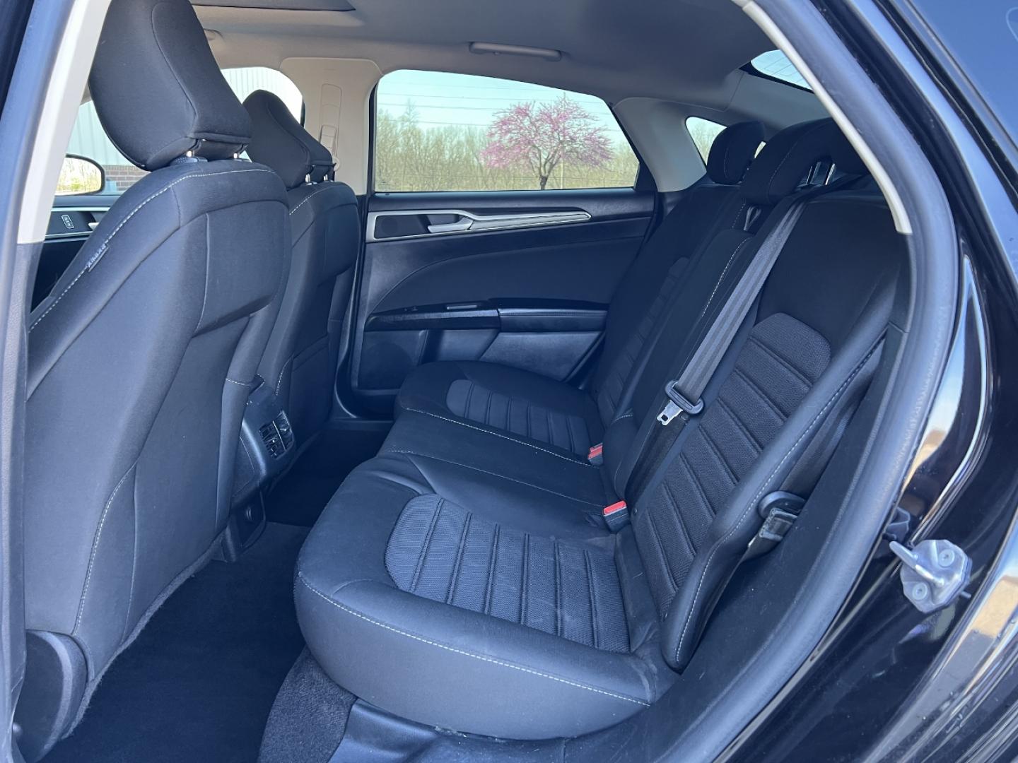 2020 BLACK /Black Cloth FORD FUSION SE (3FA6P0HD4LR) with an 1.5L 4 Cyl. engine, Automatic transmission, located at 2990 Old Orchard Rd., Jackson, MO, 63755, 37.354214, -89.612106 - 2020 Ford Fusion SE 114xxx miles Front Wheel Drive 1.5L 4 Cyl. Automatic New Tires Power Driver Seat Backup Camera Sunroof Bluetooth Cruise Power Windows/Locks/Mirrors We have financing available and we accept trades! Fill out a credit application on our website or come by today! If you - Photo#16