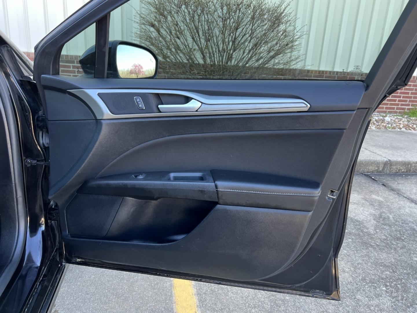 2020 BLACK /Black Cloth FORD FUSION SE (3FA6P0HD4LR) with an 1.5L 4 Cyl. engine, Automatic transmission, located at 2990 Old Orchard Rd., Jackson, MO, 63755, 37.354214, -89.612106 - 2020 Ford Fusion SE 114xxx miles Front Wheel Drive 1.5L 4 Cyl. Automatic New Tires Power Driver Seat Backup Camera Sunroof Bluetooth Cruise Power Windows/Locks/Mirrors We have financing available and we accept trades! Fill out a credit application on our website or come by today! If you - Photo#14