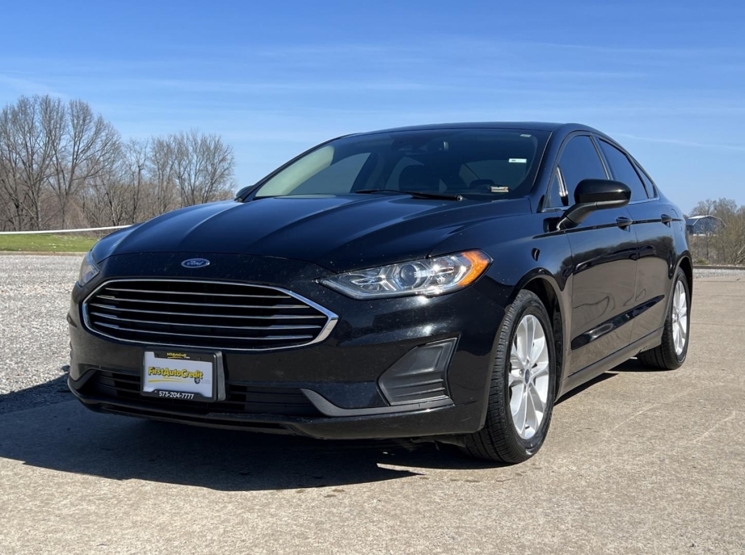 2020 BLACK /Black Cloth FORD FUSION SE (3FA6P0HD4LR) with an 1.5L 4 Cyl. engine, Automatic transmission, located at 2990 Old Orchard Rd., Jackson, MO, 63755, 37.354214, -89.612106 - 2020 Ford Fusion SE 114xxx miles Front Wheel Drive 1.5L 4 Cyl. Automatic New Tires Power Driver Seat Backup Camera Sunroof Bluetooth Cruise Power Windows/Locks/Mirrors We have financing available and we accept trades! Fill out a credit application on our website or come by today! If you - Photo#5