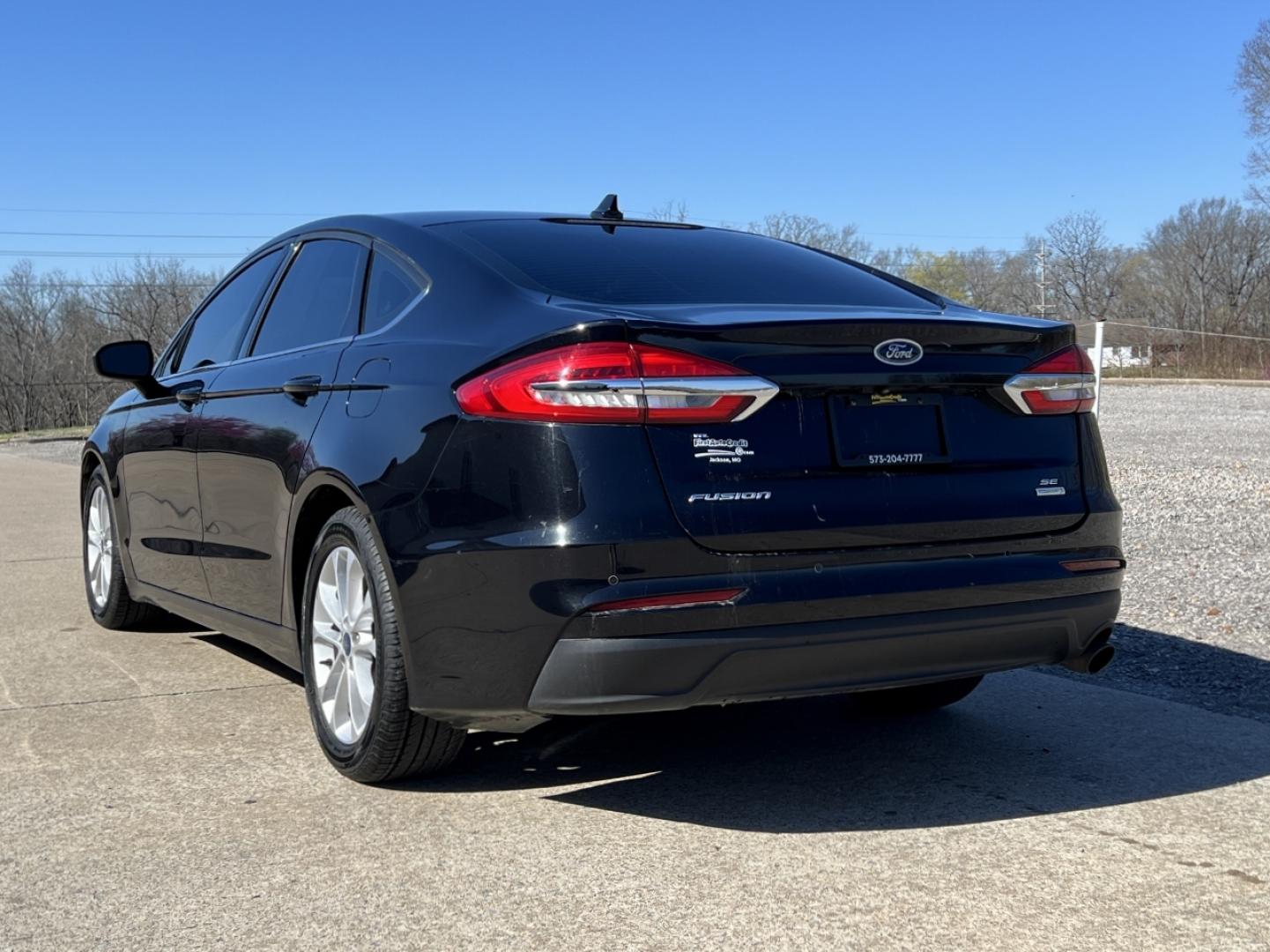 2020 BLACK /Black Cloth FORD FUSION SE (3FA6P0HD4LR) with an 1.5L 4 Cyl. engine, Automatic transmission, located at 2990 Old Orchard Rd., Jackson, MO, 63755, 37.354214, -89.612106 - 2020 Ford Fusion SE 114xxx miles Front Wheel Drive 1.5L 4 Cyl. Automatic New Tires Power Driver Seat Backup Camera Sunroof Bluetooth Cruise Power Windows/Locks/Mirrors We have financing available and we accept trades! Fill out a credit application on our website or come by today! If you - Photo#9