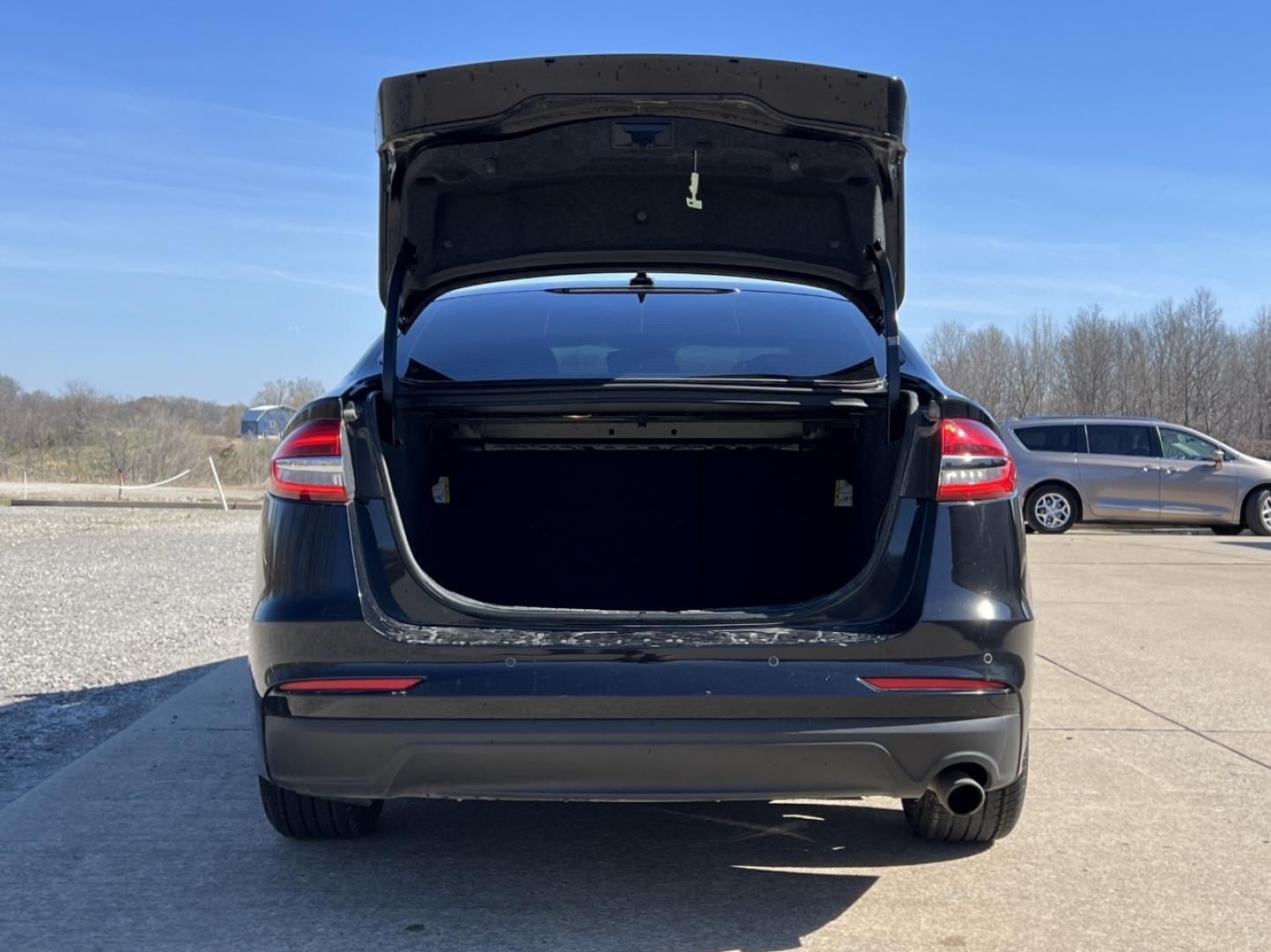 2020 BLACK /Black Cloth FORD FUSION SE (3FA6P0HD4LR) with an 1.5L 4 Cyl. engine, Automatic transmission, located at 2990 Old Orchard Rd., Jackson, MO, 63755, 37.354214, -89.612106 - 2020 Ford Fusion SE 114xxx miles Front Wheel Drive 1.5L 4 Cyl. Automatic New Tires Power Driver Seat Backup Camera Sunroof Bluetooth Cruise Power Windows/Locks/Mirrors We have financing available and we accept trades! Fill out a credit application on our website or come by today! If you - Photo#18