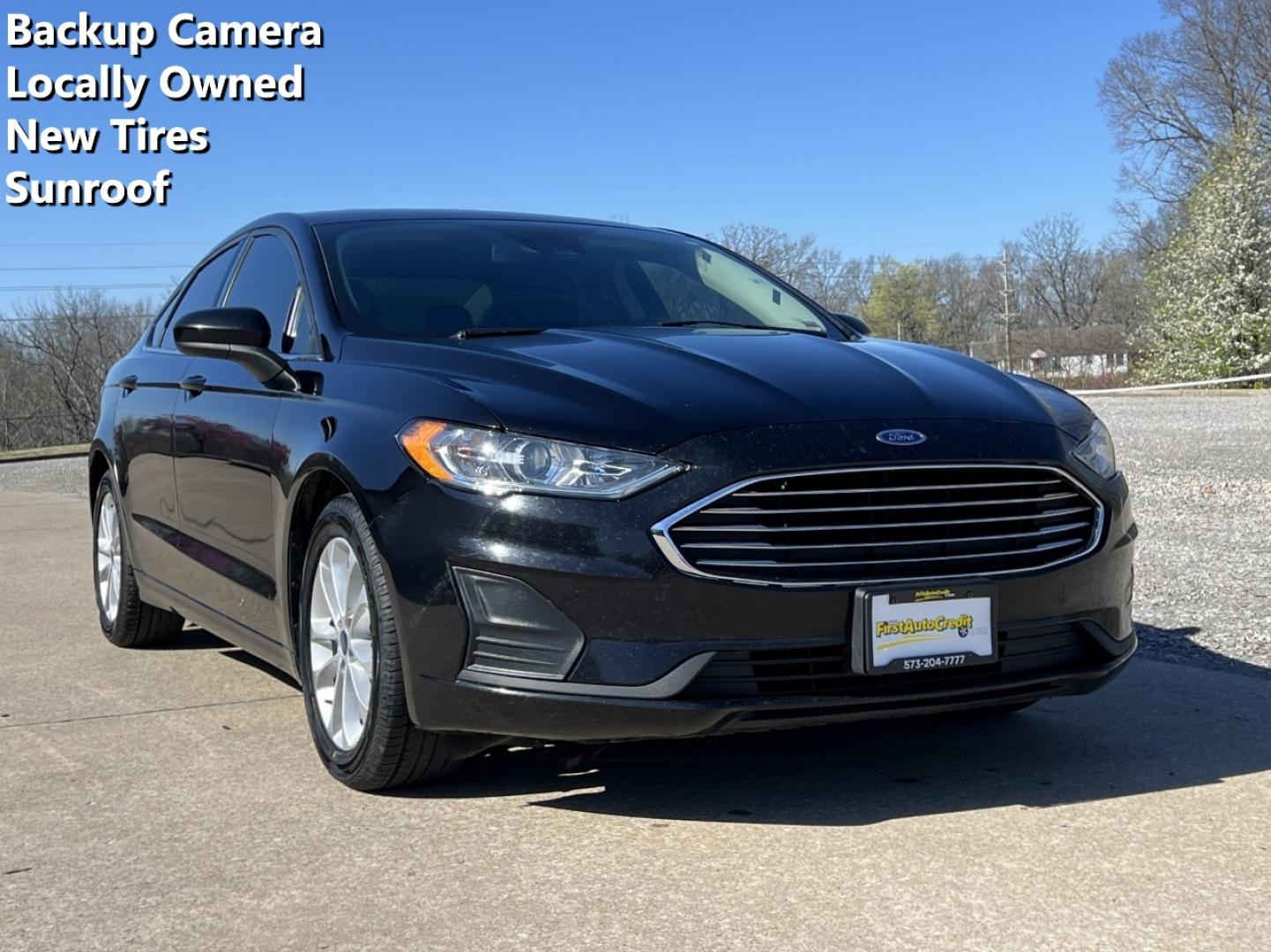 2020 BLACK /Black Cloth FORD FUSION SE (3FA6P0HD4LR) with an 1.5L 4 Cyl. engine, Automatic transmission, located at 2990 Old Orchard Rd., Jackson, MO, 63755, 37.354214, -89.612106 - 2020 Ford Fusion SE 114xxx miles Front Wheel Drive 1.5L 4 Cyl. Automatic New Tires Power Driver Seat Backup Camera Sunroof Bluetooth Cruise Power Windows/Locks/Mirrors We have financing available and we accept trades! Fill out a credit application on our website or come by today! If you - Photo#0
