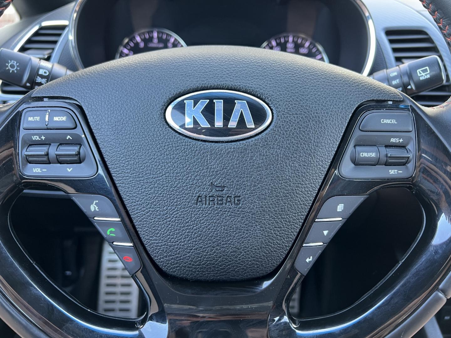 2018 BLUE /Black Leather KIA FORTE SX (3KPFN5A36JE) with an 1.6L 4 Cyl. engine, 6-Speed Manual transmission, located at 2990 Old Orchard Rd., Jackson, MO, 63755, 37.354214, -89.612106 - 2018 Kia Forte SX 1-Owner Only 59xxx miles Front Wheel Drive 1.6L 4 Cyl. 6-Speed Manual Leather Navigation Power/Heated/Cooled Seats Backup Camera Sunroof Bluetooth Cruise Power Windows/Locks/Mirrors We have financing available and we accept trades! Fill out a credit application on our - Photo#23