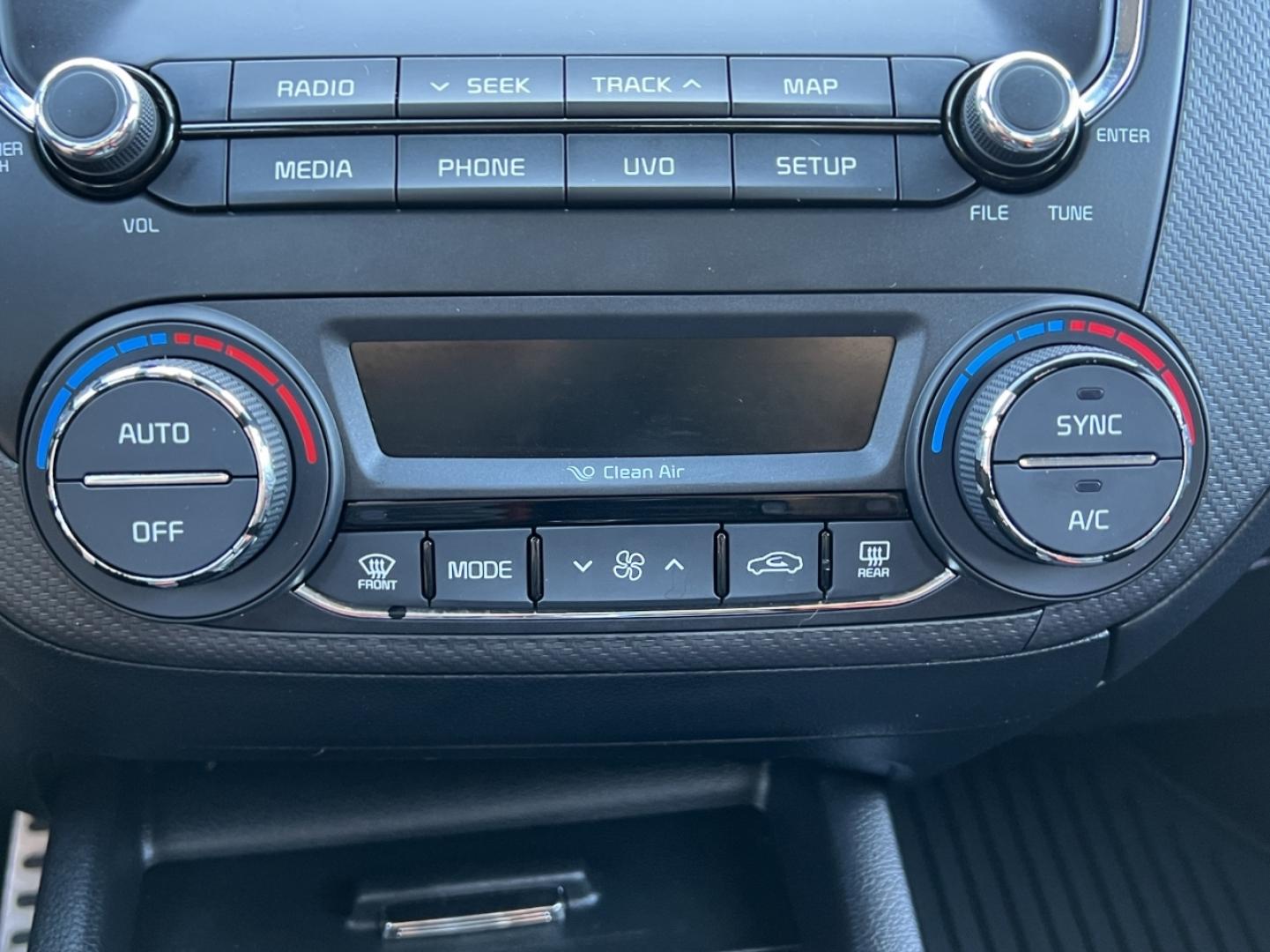 2018 BLUE /Black Leather KIA FORTE SX (3KPFN5A36JE) with an 1.6L 4 Cyl. engine, 6-Speed Manual transmission, located at 2990 Old Orchard Rd., Jackson, MO, 63755, 37.354214, -89.612106 - 2018 Kia Forte SX 1-Owner Only 59xxx miles Front Wheel Drive 1.6L 4 Cyl. 6-Speed Manual Leather Navigation Power/Heated/Cooled Seats Backup Camera Sunroof Bluetooth Cruise Power Windows/Locks/Mirrors We have financing available and we accept trades! Fill out a credit application on our - Photo#27
