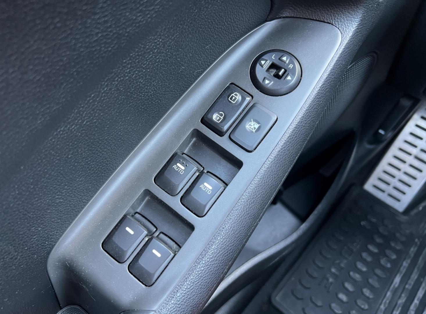 2018 BLUE /Black Leather KIA FORTE SX (3KPFN5A36JE) with an 1.6L 4 Cyl. engine, 6-Speed Manual transmission, located at 2990 Old Orchard Rd., Jackson, MO, 63755, 37.354214, -89.612106 - 2018 Kia Forte SX 1-Owner Only 59xxx miles Front Wheel Drive 1.6L 4 Cyl. 6-Speed Manual Leather Navigation Power/Heated/Cooled Seats Backup Camera Sunroof Bluetooth Cruise Power Windows/Locks/Mirrors We have financing available and we accept trades! Fill out a credit application on our - Photo#29