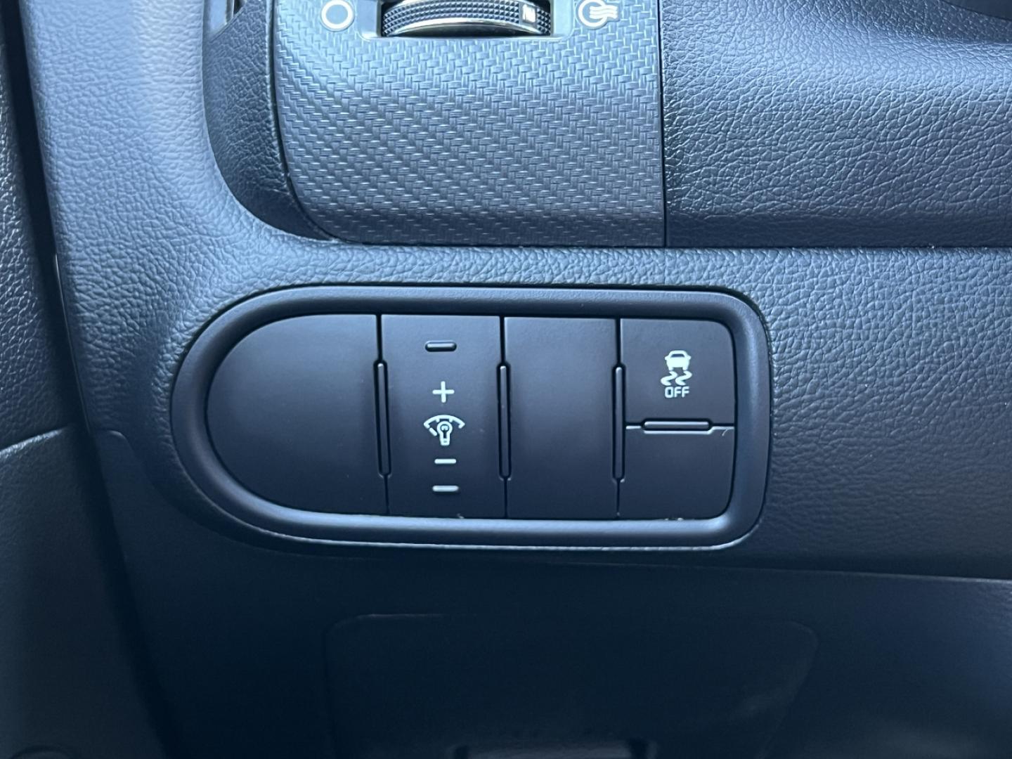 2018 BLUE /Black Leather KIA FORTE SX (3KPFN5A36JE) with an 1.6L 4 Cyl. engine, 6-Speed Manual transmission, located at 2990 Old Orchard Rd., Jackson, MO, 63755, 37.354214, -89.612106 - 2018 Kia Forte SX 1-Owner Only 59xxx miles Front Wheel Drive 1.6L 4 Cyl. 6-Speed Manual Leather Navigation Power/Heated/Cooled Seats Backup Camera Sunroof Bluetooth Cruise Power Windows/Locks/Mirrors We have financing available and we accept trades! Fill out a credit application on our - Photo#31