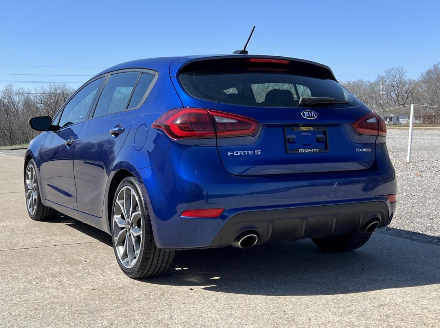 2018 BLUE /Black Leather KIA FORTE SX (3KPFN5A36JE) with an 1.6L 4 Cyl. engine, 6-Speed Manual transmission, located at 2990 Old Orchard Rd., Jackson, MO, 63755, 37.354214, -89.612106 - 2018 Kia Forte SX 1-Owner Only 59xxx miles Front Wheel Drive 1.6L 4 Cyl. 6-Speed Manual Leather Navigation Power/Heated/Cooled Seats Backup Camera Sunroof Bluetooth Cruise Power Windows/Locks/Mirrors We have financing available and we accept trades! Fill out a credit application on our - Photo#11
