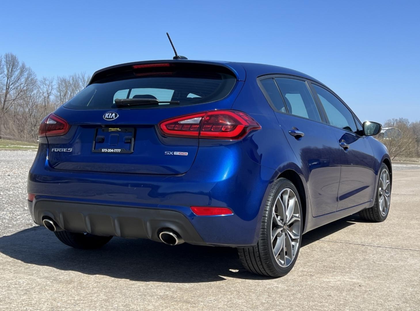 2018 BLUE /Black Leather KIA FORTE SX (3KPFN5A36JE) with an 1.6L 4 Cyl. engine, 6-Speed Manual transmission, located at 2990 Old Orchard Rd., Jackson, MO, 63755, 37.354214, -89.612106 - 2018 Kia Forte SX 1-Owner Only 59xxx miles Front Wheel Drive 1.6L 4 Cyl. 6-Speed Manual Leather Navigation Power/Heated/Cooled Seats Backup Camera Sunroof Bluetooth Cruise Power Windows/Locks/Mirrors We have financing available and we accept trades! Fill out a credit application on our - Photo#10