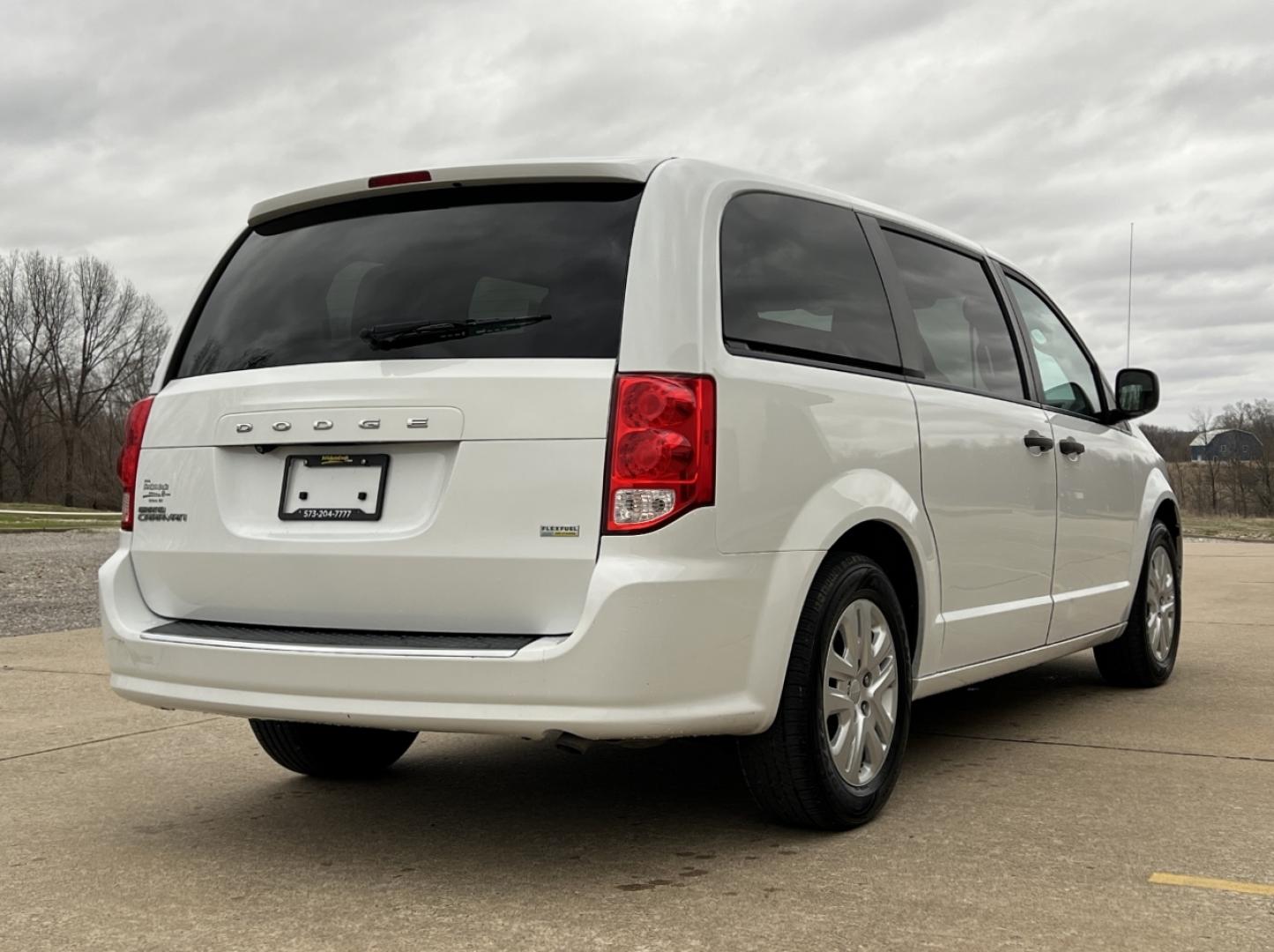 2019 WHITE /Black Cloth DODGE GRAND CARAVAN SE (2C4RDGBG0KR) with an 3.6L V6 engine, Automatic transmission, located at 506 S. Kingshighway, Cape Girardeau, MO, 63703, 37.294994, -89.556206 - 2019 Dodge Grand Caravan SE 90xxx miles Front Wheel Drive 3.6L V6 Automatic Backup Camera Stow 'N Go Bluetooth Cruise Power Windows/Locks/Mirrors We have financing available and we accept trades! Fill out a credit application on our website or come by today! If you have any questions, giv - Photo#6