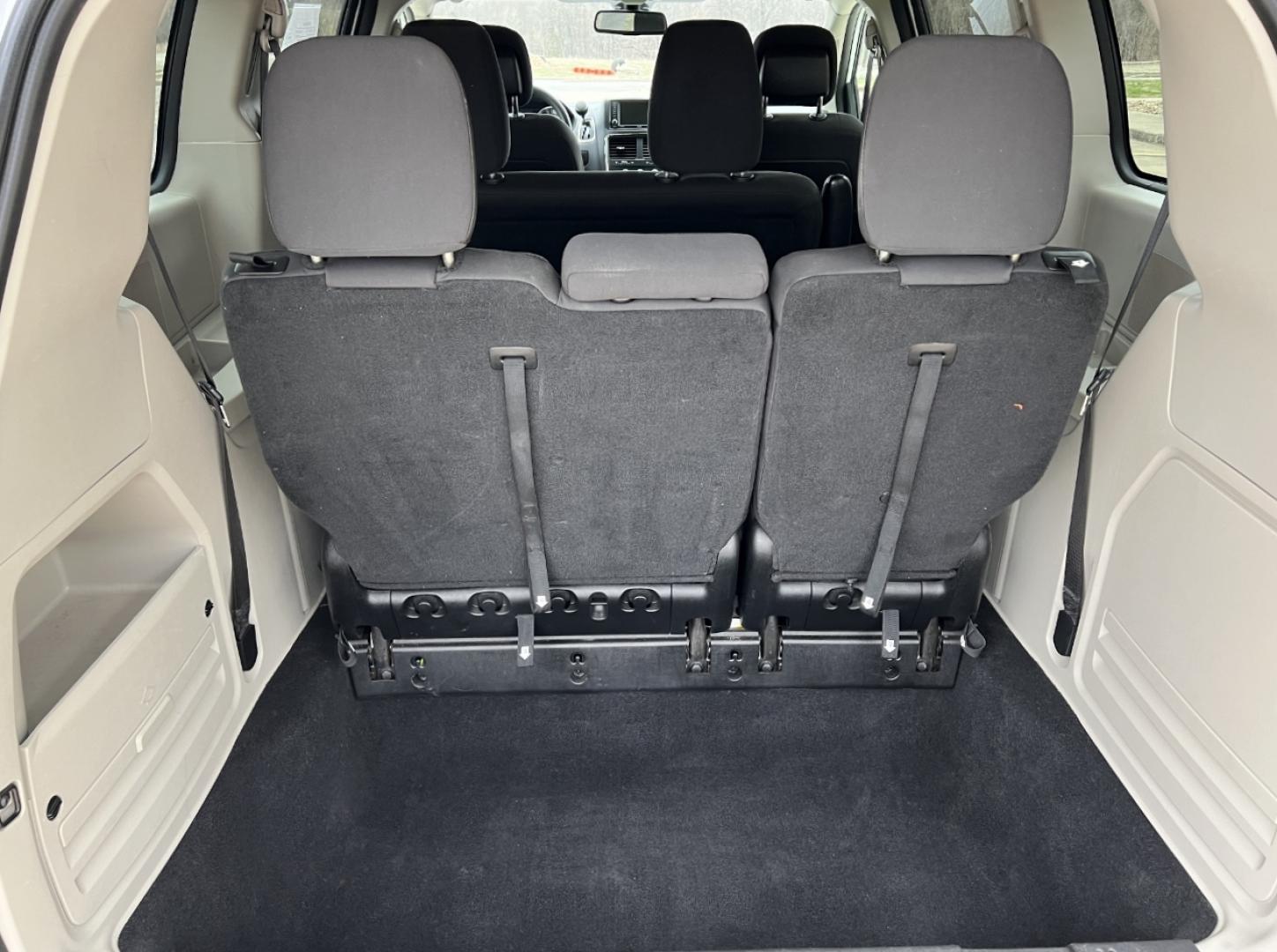 2019 WHITE /Black Cloth DODGE GRAND CARAVAN SE (2C4RDGBG0KR) with an 3.6L V6 engine, Automatic transmission, located at 506 S. Kingshighway, Cape Girardeau, MO, 63703, 37.294994, -89.556206 - 2019 Dodge Grand Caravan SE 90xxx miles Front Wheel Drive 3.6L V6 Automatic Backup Camera Stow 'N Go Bluetooth Cruise Power Windows/Locks/Mirrors We have financing available and we accept trades! Fill out a credit application on our website or come by today! If you have any questions, giv - Photo#18