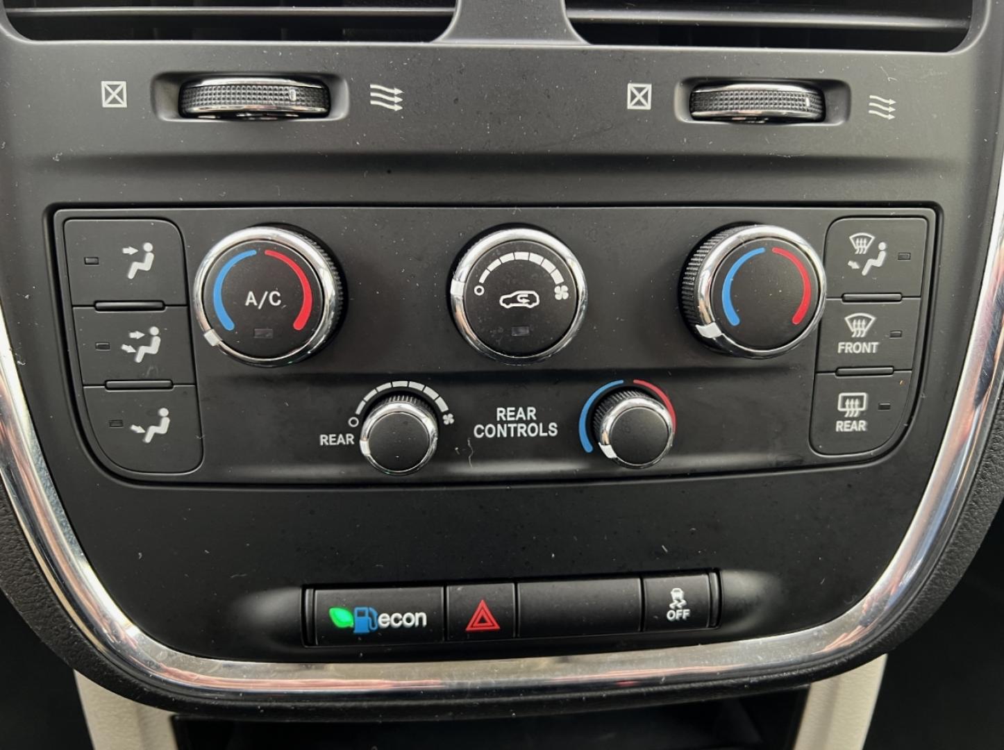 2019 WHITE /Black Cloth DODGE GRAND CARAVAN SE (2C4RDGBG0KR) with an 3.6L V6 engine, Automatic transmission, located at 506 S. Kingshighway, Cape Girardeau, MO, 63703, 37.294994, -89.556206 - 2019 Dodge Grand Caravan SE 90xxx miles Front Wheel Drive 3.6L V6 Automatic Backup Camera Stow 'N Go Bluetooth Cruise Power Windows/Locks/Mirrors We have financing available and we accept trades! Fill out a credit application on our website or come by today! If you have any questions, giv - Photo#23
