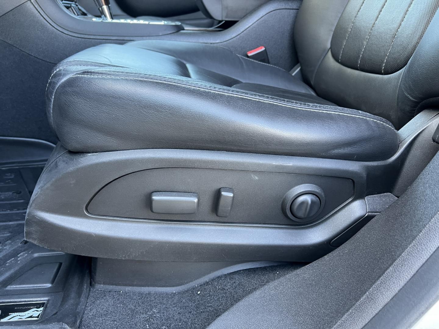 2015 SILVER /Black Leather GMC ACADIA DENALI (1GKKRTKD2FJ) with an 3.6L V6 engine, Automatic transmission, located at 506 S. Kingshighway, Cape Girardeau, MO, 63703, 37.294994, -89.556206 - 2015 GMC Acadia Denali Only 97xxx miles Front Wheel Drive 3.6L V6 Automatic Leather 3rd Row Navigation Rear Entertainment Power/Heated/Cooled Seats Heated Steering Wheel Backup Camera Sunroof Bluetooth Remote Start Cruise Power Windows/Locks/Mirrors We have financing available and w - Photo#7