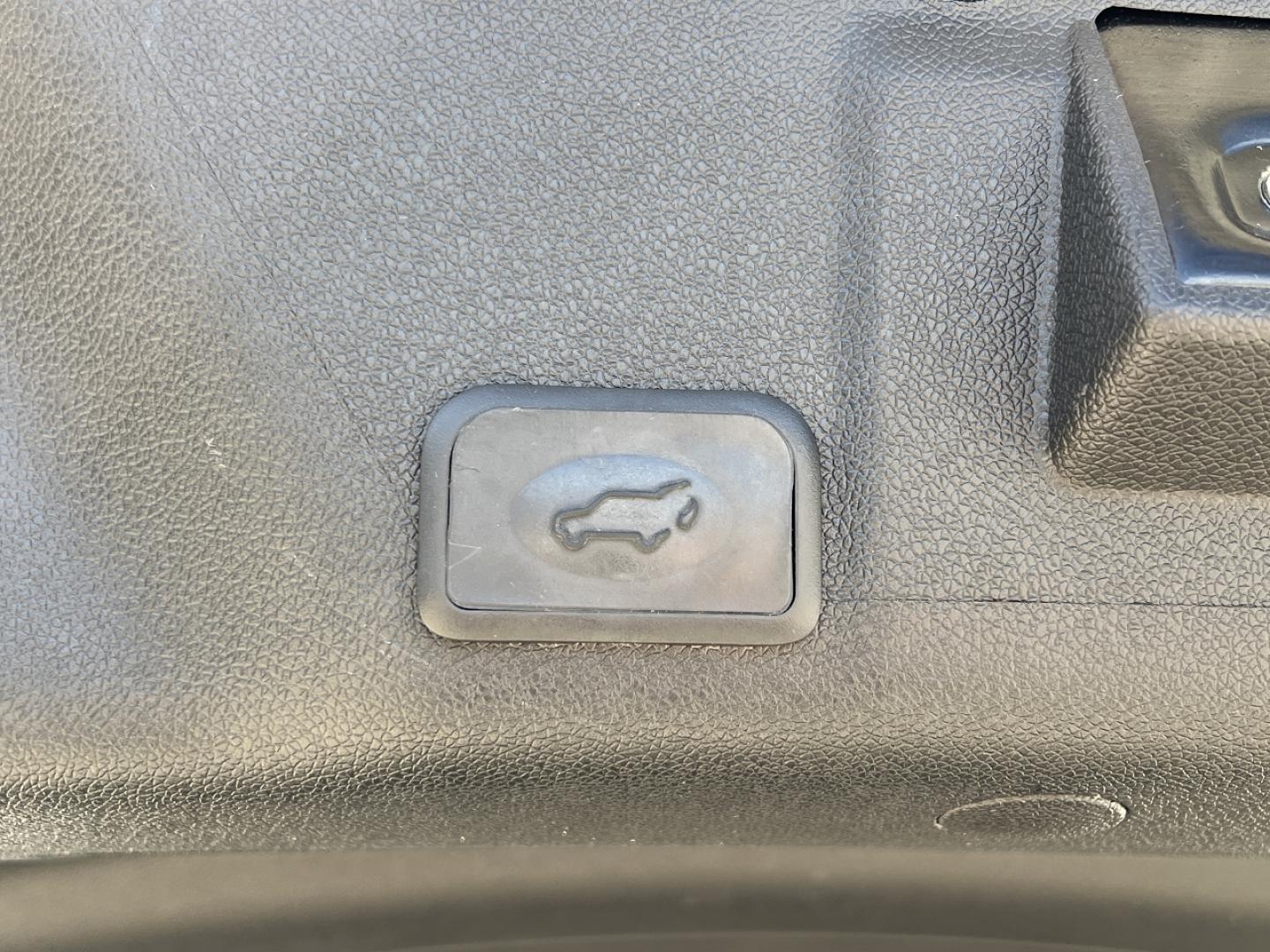 2015 SILVER /Black Leather GMC ACADIA DENALI (1GKKRTKD2FJ) with an 3.6L V6 engine, Automatic transmission, located at 506 S. Kingshighway, Cape Girardeau, MO, 63703, 37.294994, -89.556206 - 2015 GMC Acadia Denali Only 97xxx miles Front Wheel Drive 3.6L V6 Automatic Leather 3rd Row Navigation Rear Entertainment Power/Heated/Cooled Seats Heated Steering Wheel Backup Camera Sunroof Bluetooth Remote Start Cruise Power Windows/Locks/Mirrors We have financing available and w - Photo#25