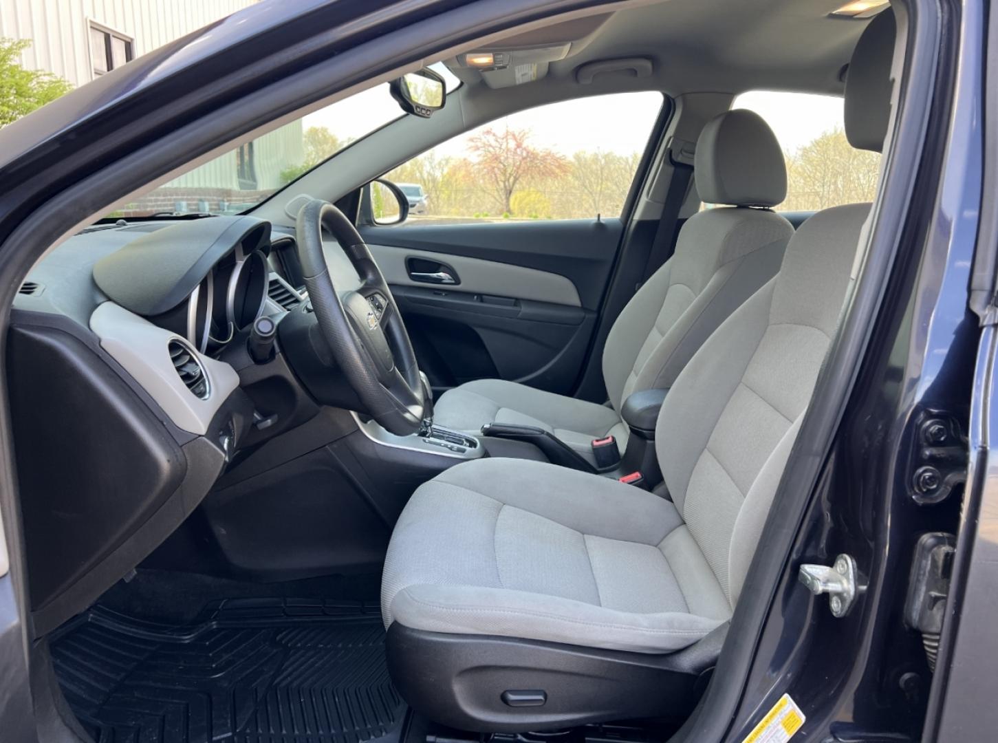 2015 BLUE /Gray Cloth CHEVROLET CRUZE LT (1G1PC5SB5F7) with an 1.4L 4 Cyl. engine, Automatic transmission, located at 506 S. Kingshighway, Cape Girardeau, MO, 63703, 37.294994, -89.556206 - 2015 Chevrolet Cruze LT Only 77xxx miles Front Wheel Drive 1.4L 4 Cyl. Automatic Power Driver Seat Backup Camera Bluetooth Remote Start Cruise Power Windows/Locks/Mirrors We have financing available and we accept trades! Fill out a credit application on our website or come by today! If y - Photo#13