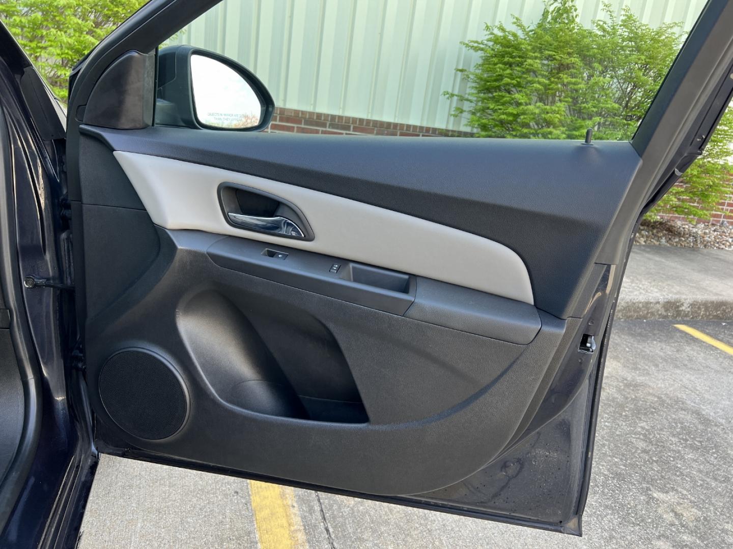 2015 BLUE /Gray Cloth CHEVROLET CRUZE LT (1G1PC5SB5F7) with an 1.4L 4 Cyl. engine, Automatic transmission, located at 506 S. Kingshighway, Cape Girardeau, MO, 63703, 37.294994, -89.556206 - 2015 Chevrolet Cruze LT Only 77xxx miles Front Wheel Drive 1.4L 4 Cyl. Automatic Power Driver Seat Backup Camera Bluetooth Remote Start Cruise Power Windows/Locks/Mirrors We have financing available and we accept trades! Fill out a credit application on our website or come by today! If y - Photo#14