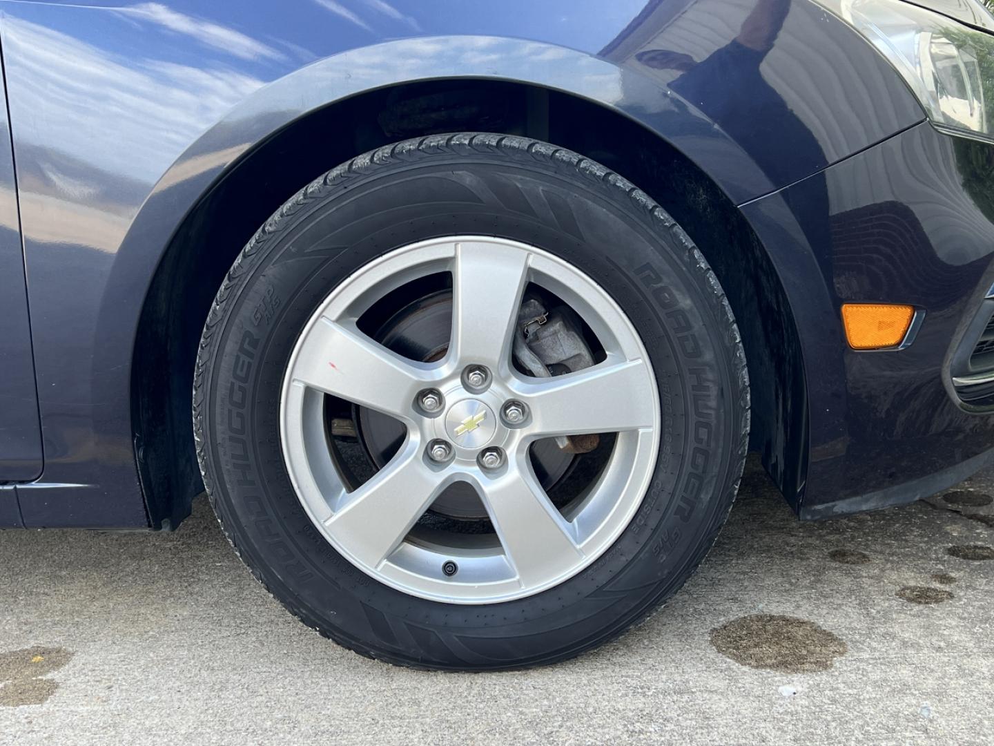 2015 BLUE /Gray Cloth CHEVROLET CRUZE LT (1G1PC5SB5F7) with an 1.4L 4 Cyl. engine, Automatic transmission, located at 506 S. Kingshighway, Cape Girardeau, MO, 63703, 37.294994, -89.556206 - 2015 Chevrolet Cruze LT Only 77xxx miles Front Wheel Drive 1.4L 4 Cyl. Automatic Power Driver Seat Backup Camera Bluetooth Remote Start Cruise Power Windows/Locks/Mirrors We have financing available and we accept trades! Fill out a credit application on our website or come by today! If y - Photo#36