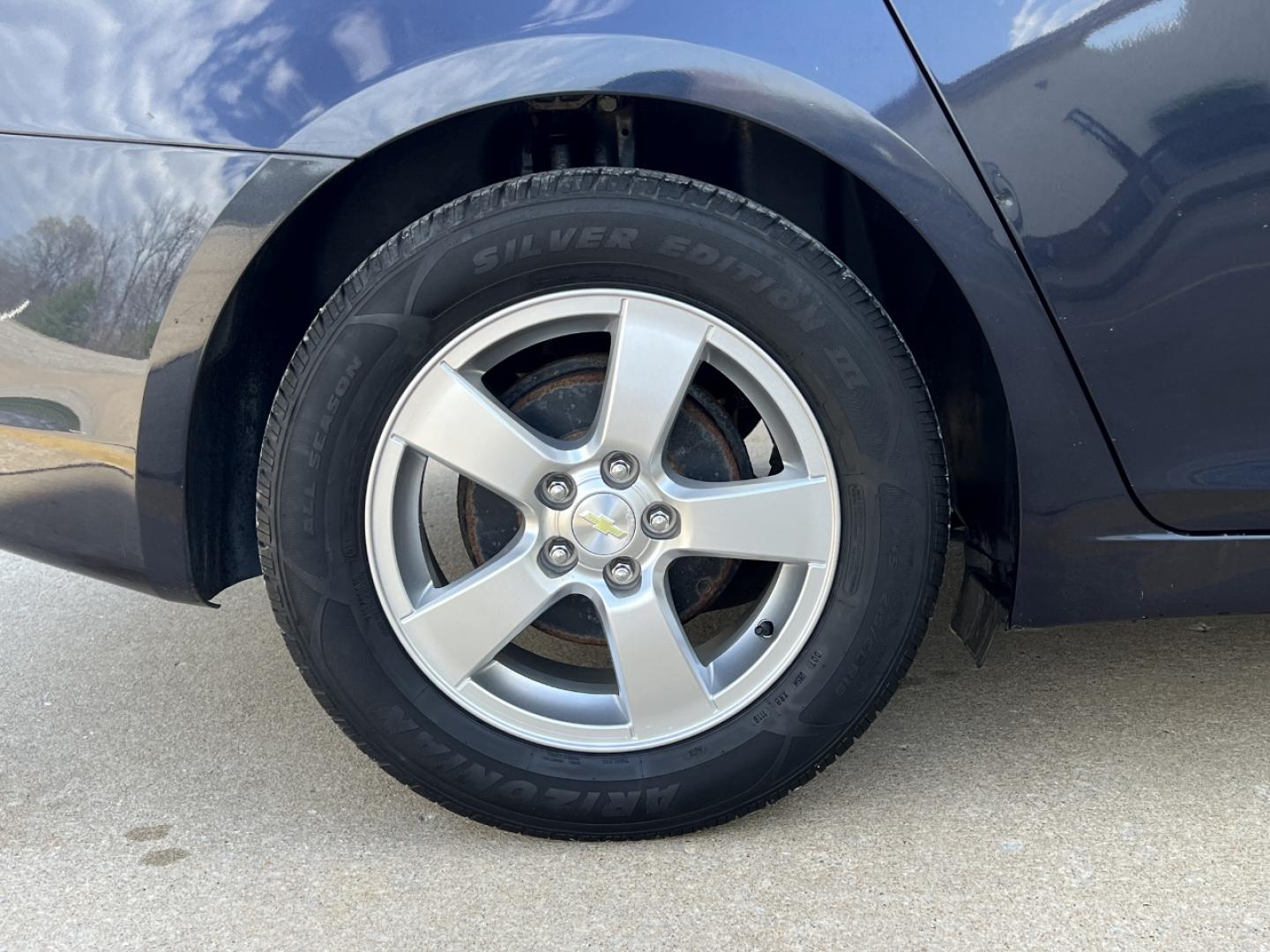 2015 BLUE /Gray Cloth CHEVROLET CRUZE LT (1G1PC5SB5F7) with an 1.4L 4 Cyl. engine, Automatic transmission, located at 506 S. Kingshighway, Cape Girardeau, MO, 63703, 37.294994, -89.556206 - 2015 Chevrolet Cruze LT Only 77xxx miles Front Wheel Drive 1.4L 4 Cyl. Automatic Power Driver Seat Backup Camera Bluetooth Remote Start Cruise Power Windows/Locks/Mirrors We have financing available and we accept trades! Fill out a credit application on our website or come by today! If y - Photo#35