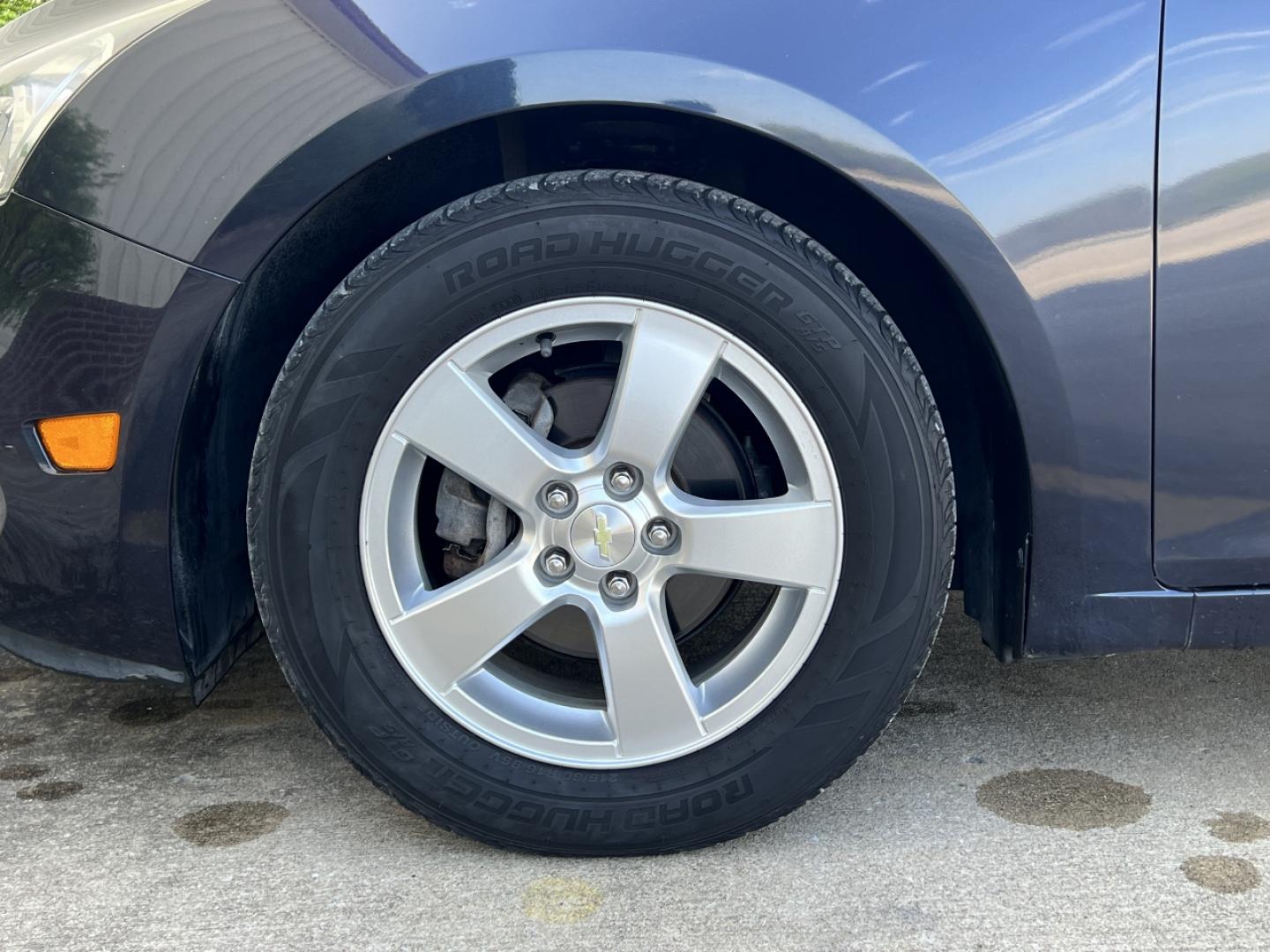 2015 BLUE /Gray Cloth CHEVROLET CRUZE LT (1G1PC5SB5F7) with an 1.4L 4 Cyl. engine, Automatic transmission, located at 506 S. Kingshighway, Cape Girardeau, MO, 63703, 37.294994, -89.556206 - 2015 Chevrolet Cruze LT Only 77xxx miles Front Wheel Drive 1.4L 4 Cyl. Automatic Power Driver Seat Backup Camera Bluetooth Remote Start Cruise Power Windows/Locks/Mirrors We have financing available and we accept trades! Fill out a credit application on our website or come by today! If y - Photo#32