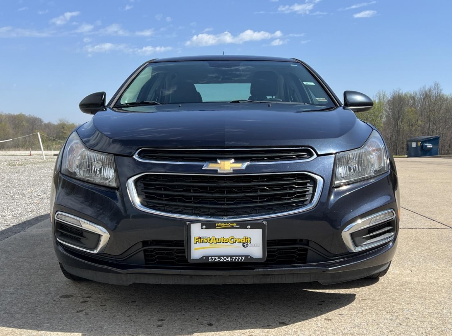 2015 BLUE /Gray Cloth CHEVROLET CRUZE LT (1G1PC5SB5F7) with an 1.4L 4 Cyl. engine, Automatic transmission, located at 506 S. Kingshighway, Cape Girardeau, MO, 63703, 37.294994, -89.556206 - 2015 Chevrolet Cruze LT Only 77xxx miles Front Wheel Drive 1.4L 4 Cyl. Automatic Power Driver Seat Backup Camera Bluetooth Remote Start Cruise Power Windows/Locks/Mirrors We have financing available and we accept trades! Fill out a credit application on our website or come by today! If y - Photo#11