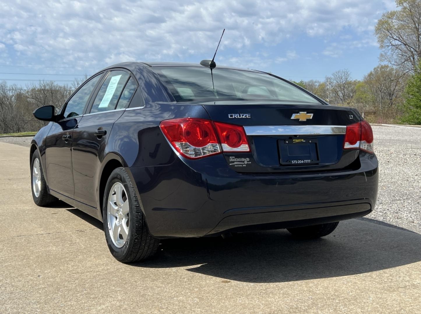 2015 BLUE /Gray Cloth CHEVROLET CRUZE LT (1G1PC5SB5F7) with an 1.4L 4 Cyl. engine, Automatic transmission, located at 506 S. Kingshighway, Cape Girardeau, MO, 63703, 37.294994, -89.556206 - 2015 Chevrolet Cruze LT Only 77xxx miles Front Wheel Drive 1.4L 4 Cyl. Automatic Power Driver Seat Backup Camera Bluetooth Remote Start Cruise Power Windows/Locks/Mirrors We have financing available and we accept trades! Fill out a credit application on our website or come by today! If y - Photo#9