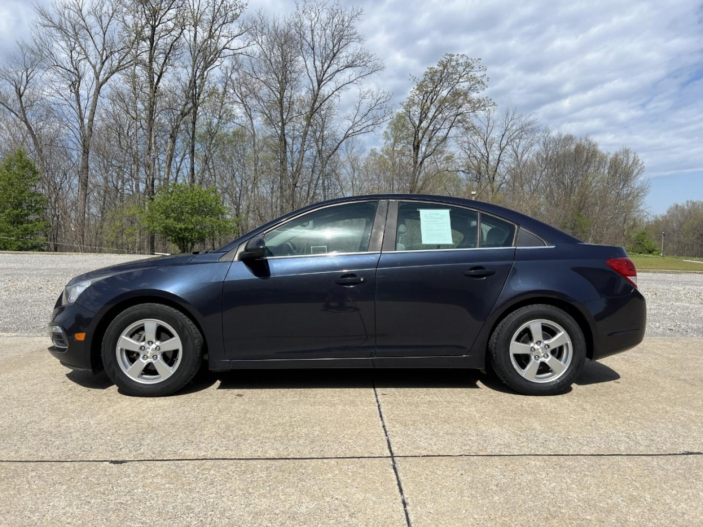 2015 BLUE /Gray Cloth CHEVROLET CRUZE LT (1G1PC5SB5F7) with an 1.4L 4 Cyl. engine, Automatic transmission, located at 506 S. Kingshighway, Cape Girardeau, MO, 63703, 37.294994, -89.556206 - 2015 Chevrolet Cruze LT Only 77xxx miles Front Wheel Drive 1.4L 4 Cyl. Automatic Power Driver Seat Backup Camera Bluetooth Remote Start Cruise Power Windows/Locks/Mirrors We have financing available and we accept trades! Fill out a credit application on our website or come by today! If y - Photo#6