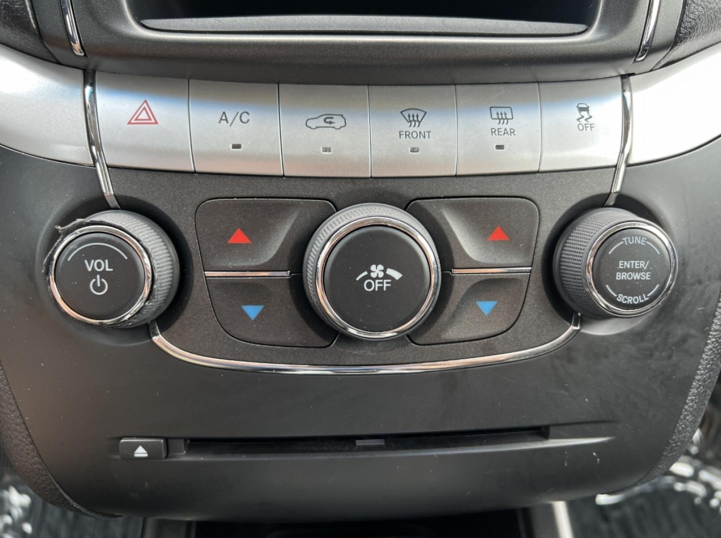 2016 WHITE /Black Cloth DODGE JOURNEY SXT (3C4PDCBG6GT) with an 3.6L V6 engine, Automatic transmission, located at 506 S. Kingshighway, Cape Girardeau, MO, 63703, 37.294994, -89.556206 - 2016 Dodge Journey SXT 110xxx miles Front Wheel Drive 3.6L V6 Automatic 3rd Row Power Driver Seat Cruise Power Windows/Locks/Mirrors We have financing available and we accept trades! Fill out a credit application on our website or come by today! If you have any questions, give us a call at - Photo#25