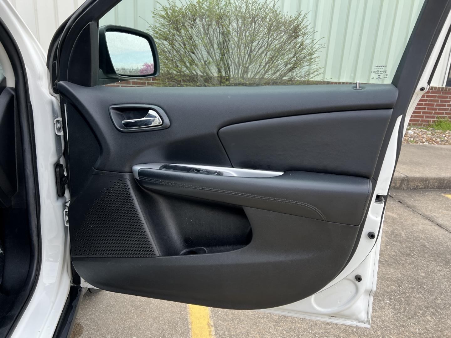 2016 WHITE /Black Cloth DODGE JOURNEY SXT (3C4PDCBG6GT) with an 3.6L V6 engine, Automatic transmission, located at 506 S. Kingshighway, Cape Girardeau, MO, 63703, 37.294994, -89.556206 - 2016 Dodge Journey SXT 110xxx miles Front Wheel Drive 3.6L V6 Automatic 3rd Row Power Driver Seat Cruise Power Windows/Locks/Mirrors We have financing available and we accept trades! Fill out a credit application on our website or come by today! If you have any questions, give us a call at - Photo#12