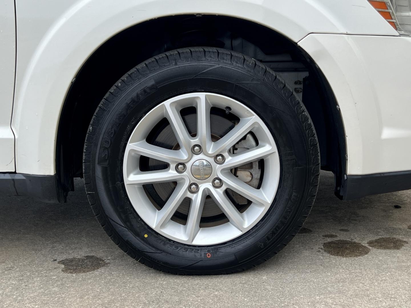 2016 WHITE /Black Cloth DODGE JOURNEY SXT (3C4PDCBG6GT) with an 3.6L V6 engine, Automatic transmission, located at 506 S. Kingshighway, Cape Girardeau, MO, 63703, 37.294994, -89.556206 - 2016 Dodge Journey SXT 110xxx miles Front Wheel Drive 3.6L V6 Automatic 3rd Row Power Driver Seat Cruise Power Windows/Locks/Mirrors We have financing available and we accept trades! Fill out a credit application on our website or come by today! If you have any questions, give us a call at - Photo#36