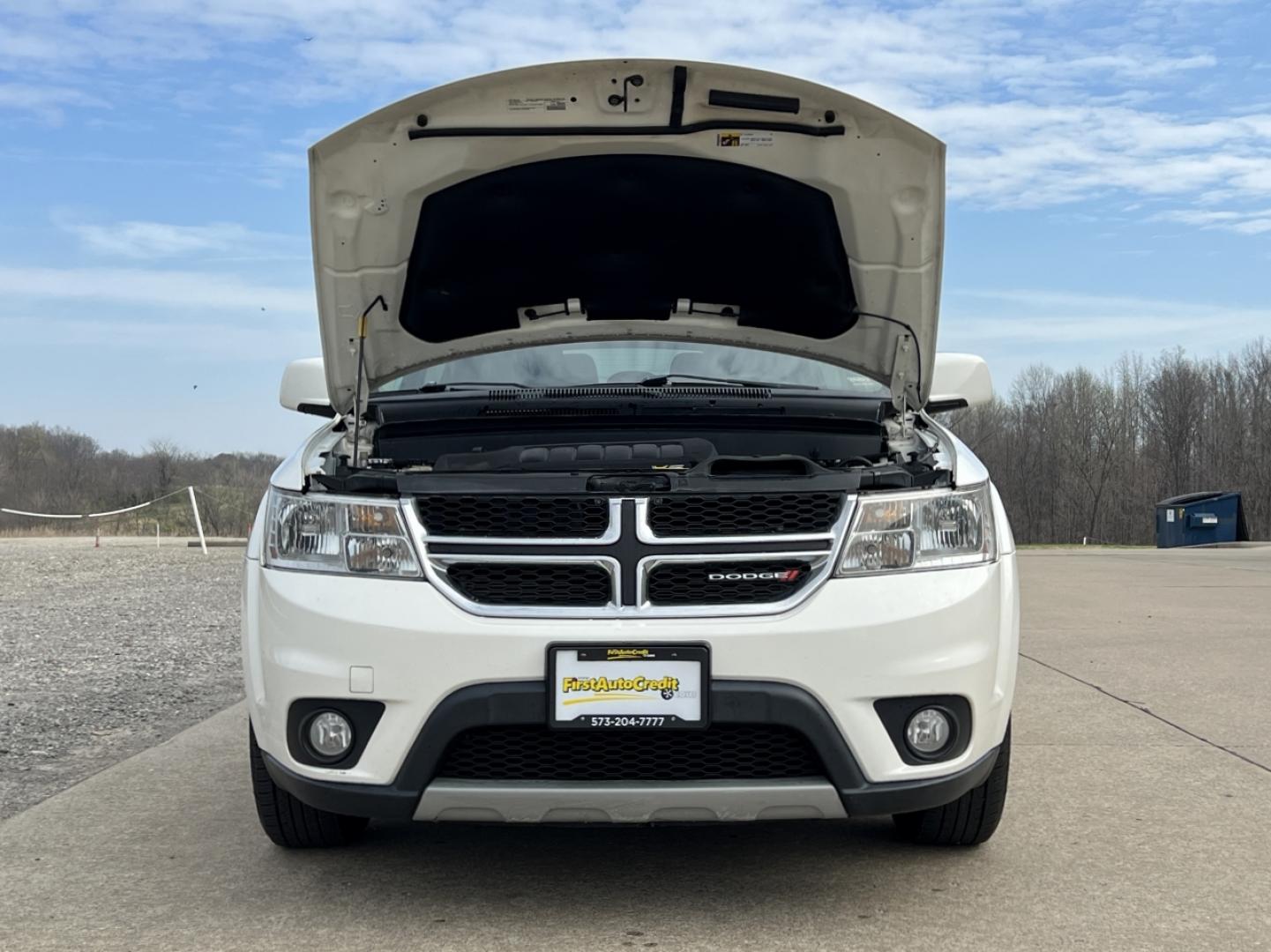 2016 WHITE /Black Cloth DODGE JOURNEY SXT (3C4PDCBG6GT) with an 3.6L V6 engine, Automatic transmission, located at 506 S. Kingshighway, Cape Girardeau, MO, 63703, 37.294994, -89.556206 - 2016 Dodge Journey SXT 110xxx miles Front Wheel Drive 3.6L V6 Automatic 3rd Row Power Driver Seat Cruise Power Windows/Locks/Mirrors We have financing available and we accept trades! Fill out a credit application on our website or come by today! If you have any questions, give us a call at - Photo#30
