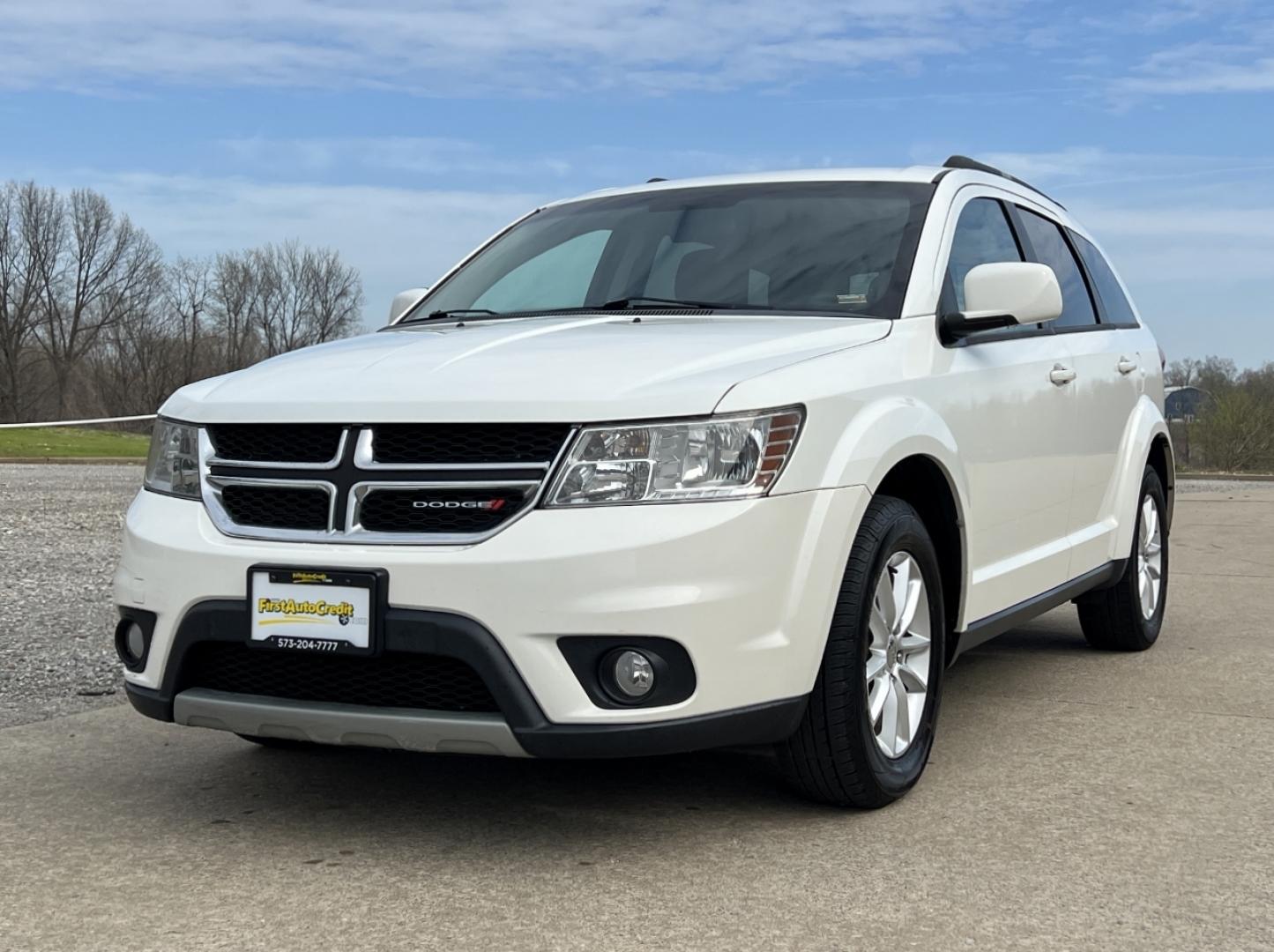 2016 WHITE /Black Cloth DODGE JOURNEY SXT (3C4PDCBG6GT) with an 3.6L V6 engine, Automatic transmission, located at 506 S. Kingshighway, Cape Girardeau, MO, 63703, 37.294994, -89.556206 - 2016 Dodge Journey SXT 110xxx miles Front Wheel Drive 3.6L V6 Automatic 3rd Row Power Driver Seat Cruise Power Windows/Locks/Mirrors We have financing available and we accept trades! Fill out a credit application on our website or come by today! If you have any questions, give us a call at - Photo#3