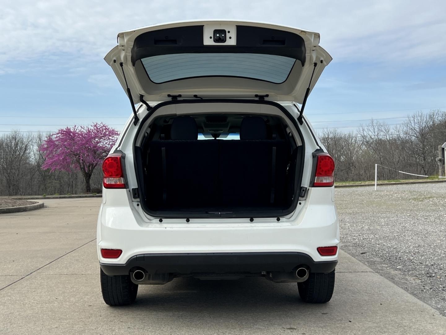 2016 WHITE /Black Cloth DODGE JOURNEY SXT (3C4PDCBG6GT) with an 3.6L V6 engine, Automatic transmission, located at 506 S. Kingshighway, Cape Girardeau, MO, 63703, 37.294994, -89.556206 - 2016 Dodge Journey SXT 110xxx miles Front Wheel Drive 3.6L V6 Automatic 3rd Row Power Driver Seat Cruise Power Windows/Locks/Mirrors We have financing available and we accept trades! Fill out a credit application on our website or come by today! If you have any questions, give us a call at - Photo#17