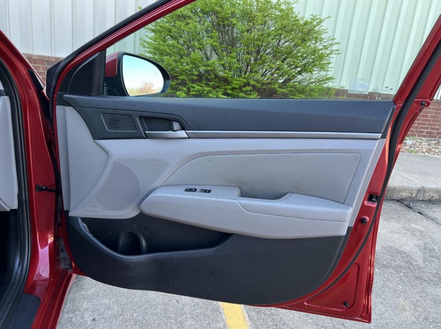 2018 MAROON /Gray Cloth HYUNDAI ELANTRA SEL (5NPD84LF2JH) with an 2.0L 4 Cyl. engine, Automatic transmission, located at 506 S. Kingshighway, Cape Girardeau, MO, 63703, 37.294994, -89.556206 - 2018 Hyundai Elantra SEL 119xxx miles Front Wheel Drive 2.0L 4 Cyl. Automatic Navigation Bluetooth Cruise Power Windows/Locks/Mirrors We have financing available and we accept trades! Fill out a credit application on our website or come by today! If you have any questions, give us a call a - Photo#11