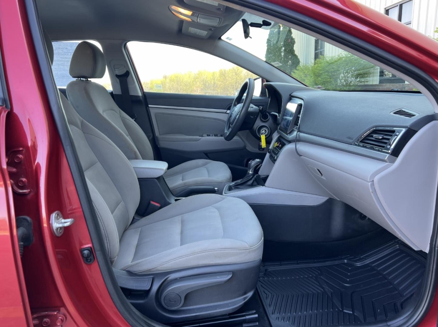 2018 MAROON /Gray Cloth HYUNDAI ELANTRA SEL (5NPD84LF2JH) with an 2.0L 4 Cyl. engine, Automatic transmission, located at 506 S. Kingshighway, Cape Girardeau, MO, 63703, 37.294994, -89.556206 - 2018 Hyundai Elantra SEL 119xxx miles Front Wheel Drive 2.0L 4 Cyl. Automatic Navigation Bluetooth Cruise Power Windows/Locks/Mirrors We have financing available and we accept trades! Fill out a credit application on our website or come by today! If you have any questions, give us a call a - Photo#12