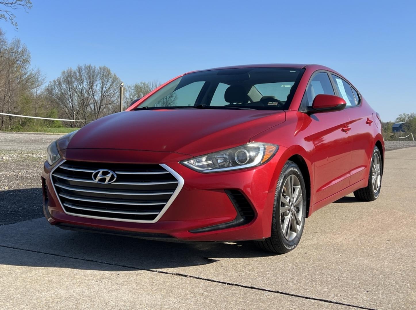 2018 MAROON /Gray Cloth HYUNDAI ELANTRA SEL (5NPD84LF2JH) with an 2.0L 4 Cyl. engine, Automatic transmission, located at 506 S. Kingshighway, Cape Girardeau, MO, 63703, 37.294994, -89.556206 - 2018 Hyundai Elantra SEL 119xxx miles Front Wheel Drive 2.0L 4 Cyl. Automatic Navigation Bluetooth Cruise Power Windows/Locks/Mirrors We have financing available and we accept trades! Fill out a credit application on our website or come by today! If you have any questions, give us a call a - Photo#2