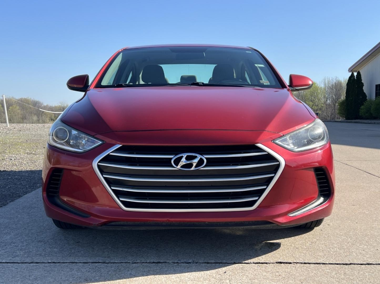 2018 MAROON /Gray Cloth HYUNDAI ELANTRA SEL (5NPD84LF2JH) with an 2.0L 4 Cyl. engine, Automatic transmission, located at 506 S. Kingshighway, Cape Girardeau, MO, 63703, 37.294994, -89.556206 - 2018 Hyundai Elantra SEL 119xxx miles Front Wheel Drive 2.0L 4 Cyl. Automatic Navigation Bluetooth Cruise Power Windows/Locks/Mirrors We have financing available and we accept trades! Fill out a credit application on our website or come by today! If you have any questions, give us a call a - Photo#8