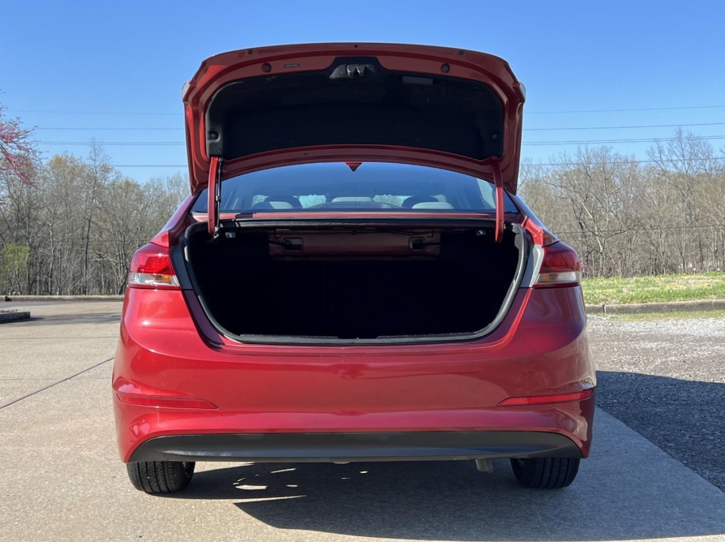 2018 MAROON /Gray Cloth HYUNDAI ELANTRA SEL (5NPD84LF2JH) with an 2.0L 4 Cyl. engine, Automatic transmission, located at 506 S. Kingshighway, Cape Girardeau, MO, 63703, 37.294994, -89.556206 - 2018 Hyundai Elantra SEL 119xxx miles Front Wheel Drive 2.0L 4 Cyl. Automatic Navigation Bluetooth Cruise Power Windows/Locks/Mirrors We have financing available and we accept trades! Fill out a credit application on our website or come by today! If you have any questions, give us a call a - Photo#15