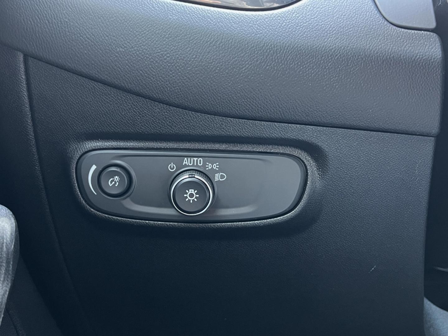 2019 GRAY /Black/Gray Cloth CHEVROLET EQUINOX LS (2GNAXHEV8K6) with an 1.5L 4 Cyl. engine, Automatic transmission, located at 506 S. Kingshighway, Cape Girardeau, MO, 63703, 37.294994, -89.556206 - 2019 Chevrolet Equinox LS 110xxx miles Front Wheel Drive 1.5L 4 Cyl. Automatic Power Driver Seat Backup Camera Bluetooth Remote Start Cruise Power Windows/Locks/Mirrors We have financing available and we accept trades! Fill out a credit application on our website or come by today! If you - Photo#29